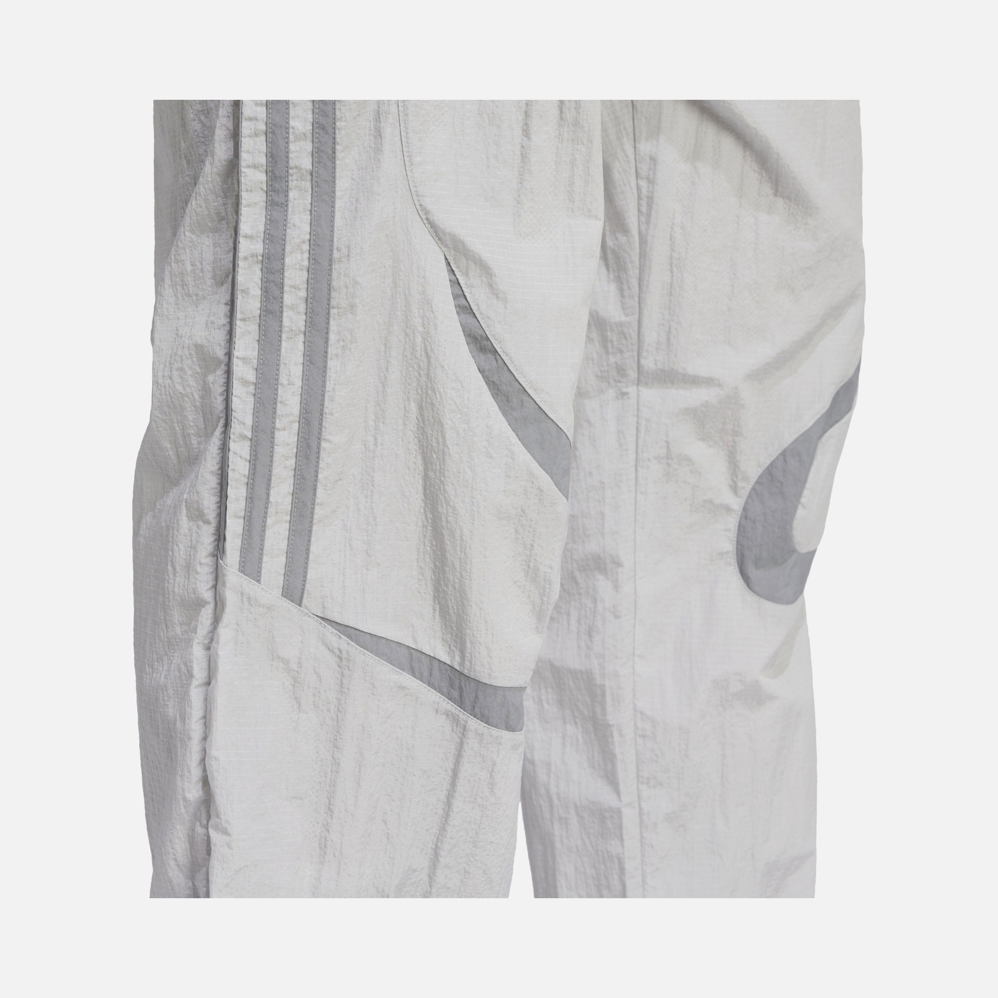 adidas Originals Adicolor 2000s Woven Track Loose Cut Erkek Eşofman Altı