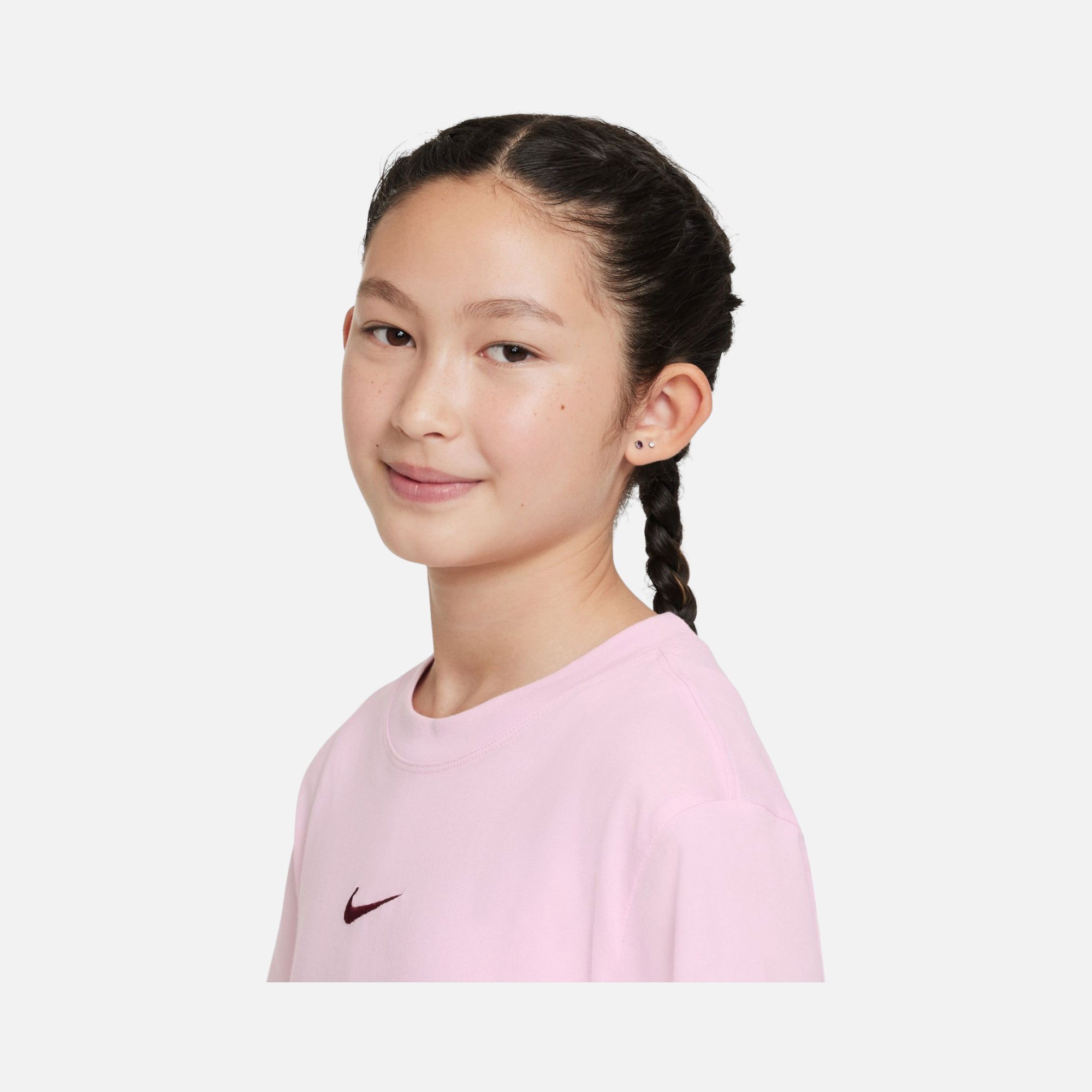 Nike Sportswear Essential Boxy Short-Sleeve (Girls') Çocuk Tişört