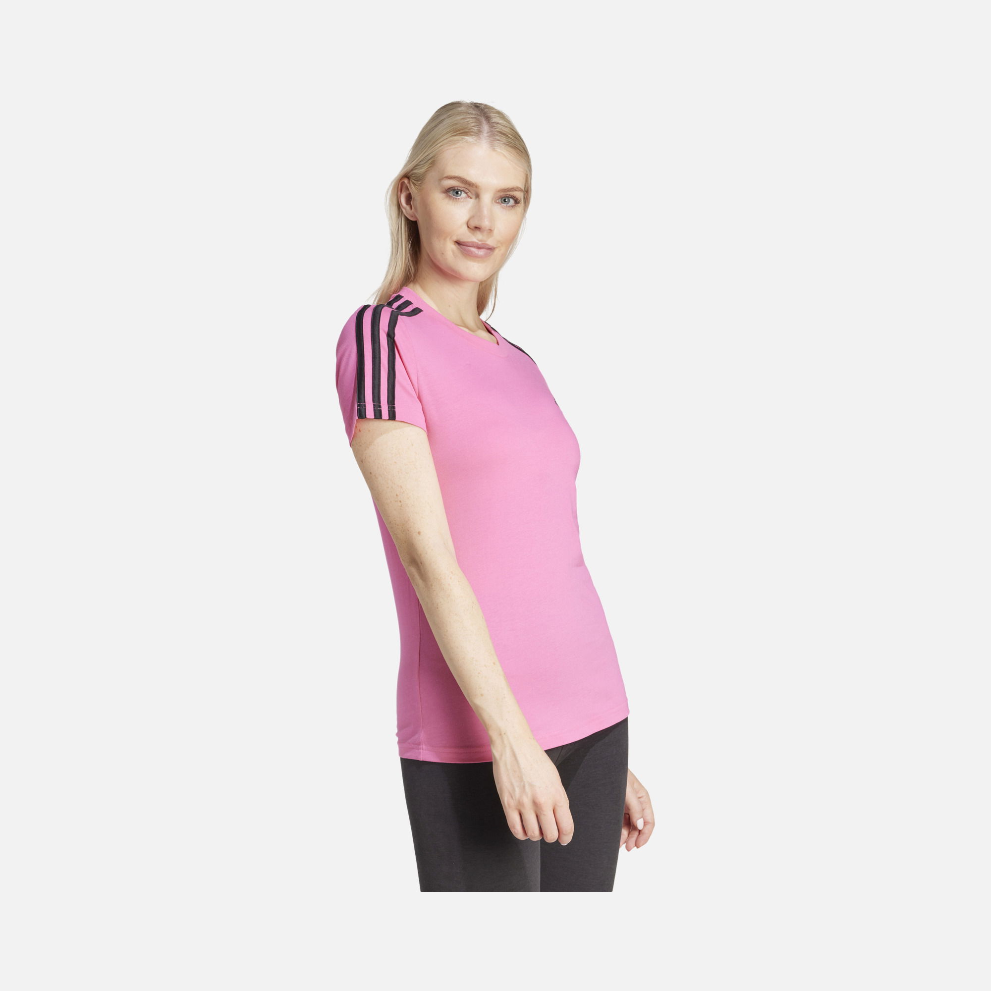 adidas Essentials Slim 3-Stripes Short-Sleeve Kadın Tişört