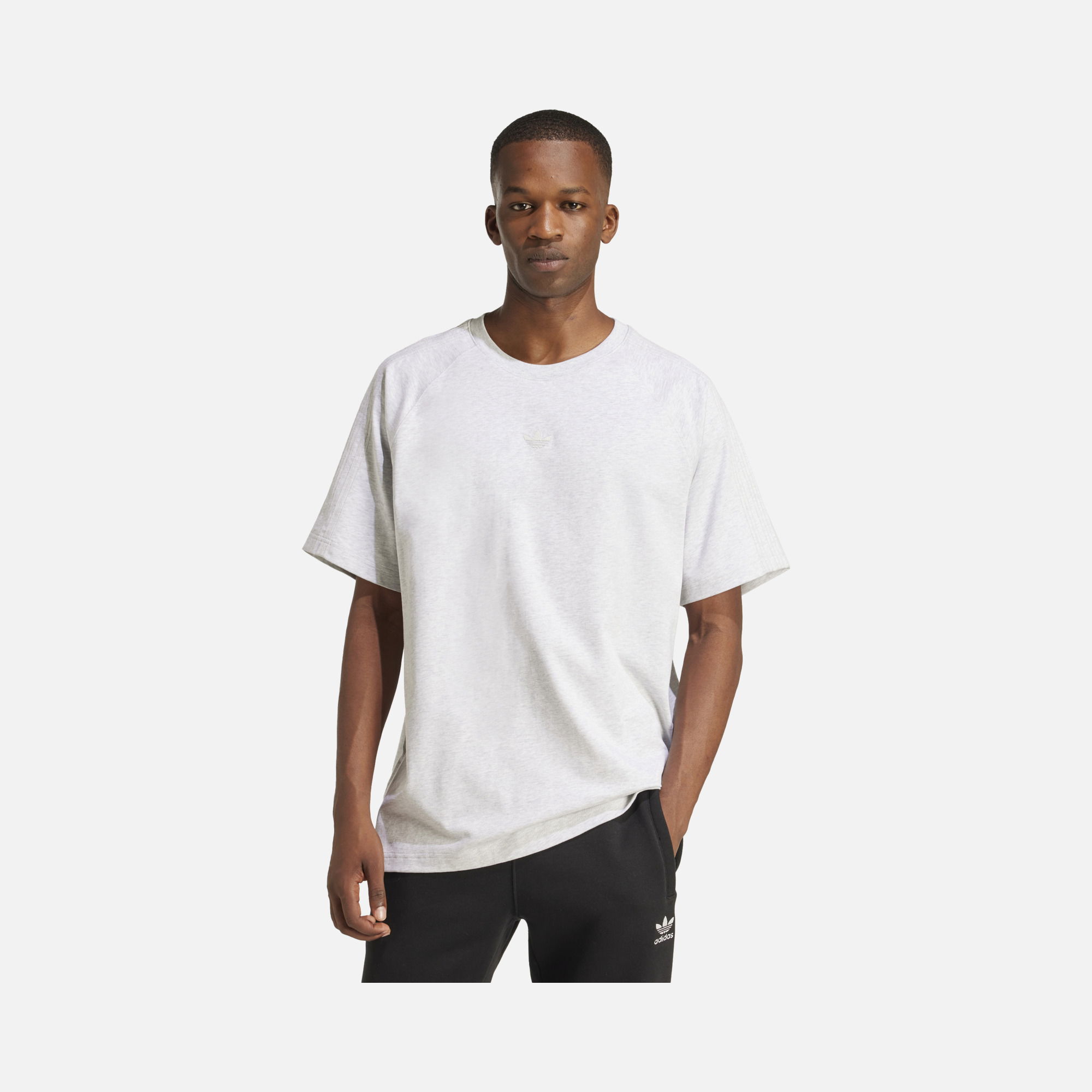 adidas Originals Premium Essentials Small Trefoil Logo Embroidered on Chest Loose Cut Short-Sleeve Erkek Tişört