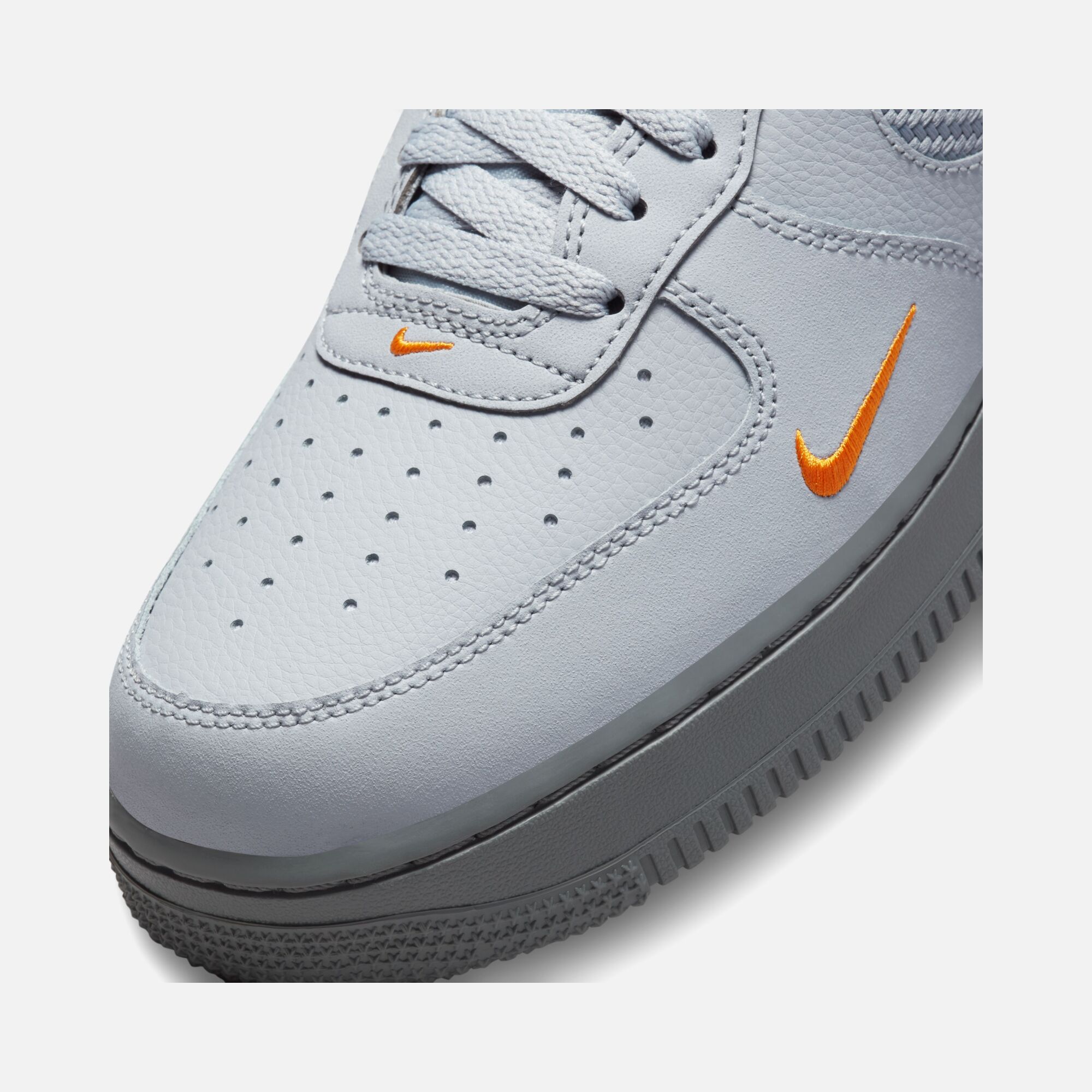 Nike Air Force 1 '07 LV8 "Cut-Out Swoosh" Erkek Spor Ayakkabı