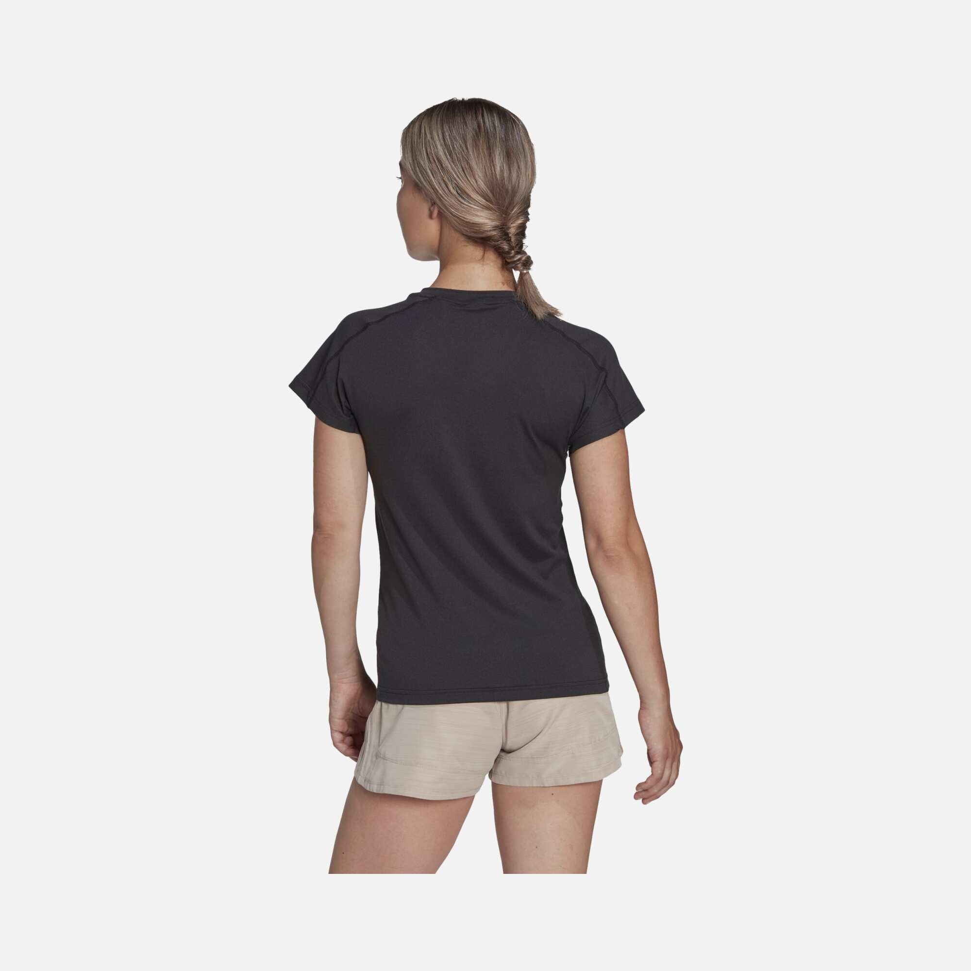 adidas AEROREADY Train Essentials Minimal Branding V-Neck Short-Sleeve Kadın Tişört