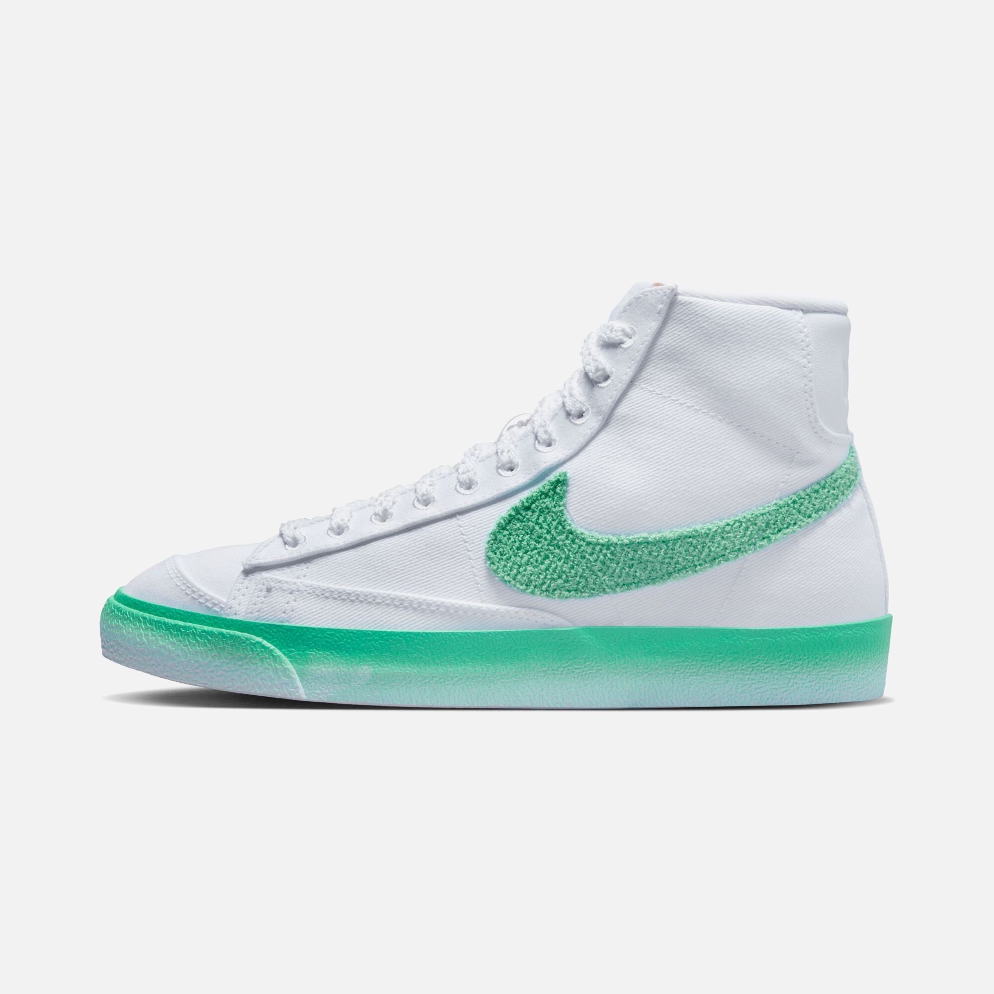 Nike Blazer Mid '77 ''Extra Soft Swoosh Logo'' Kadın Spor Ayakkabı