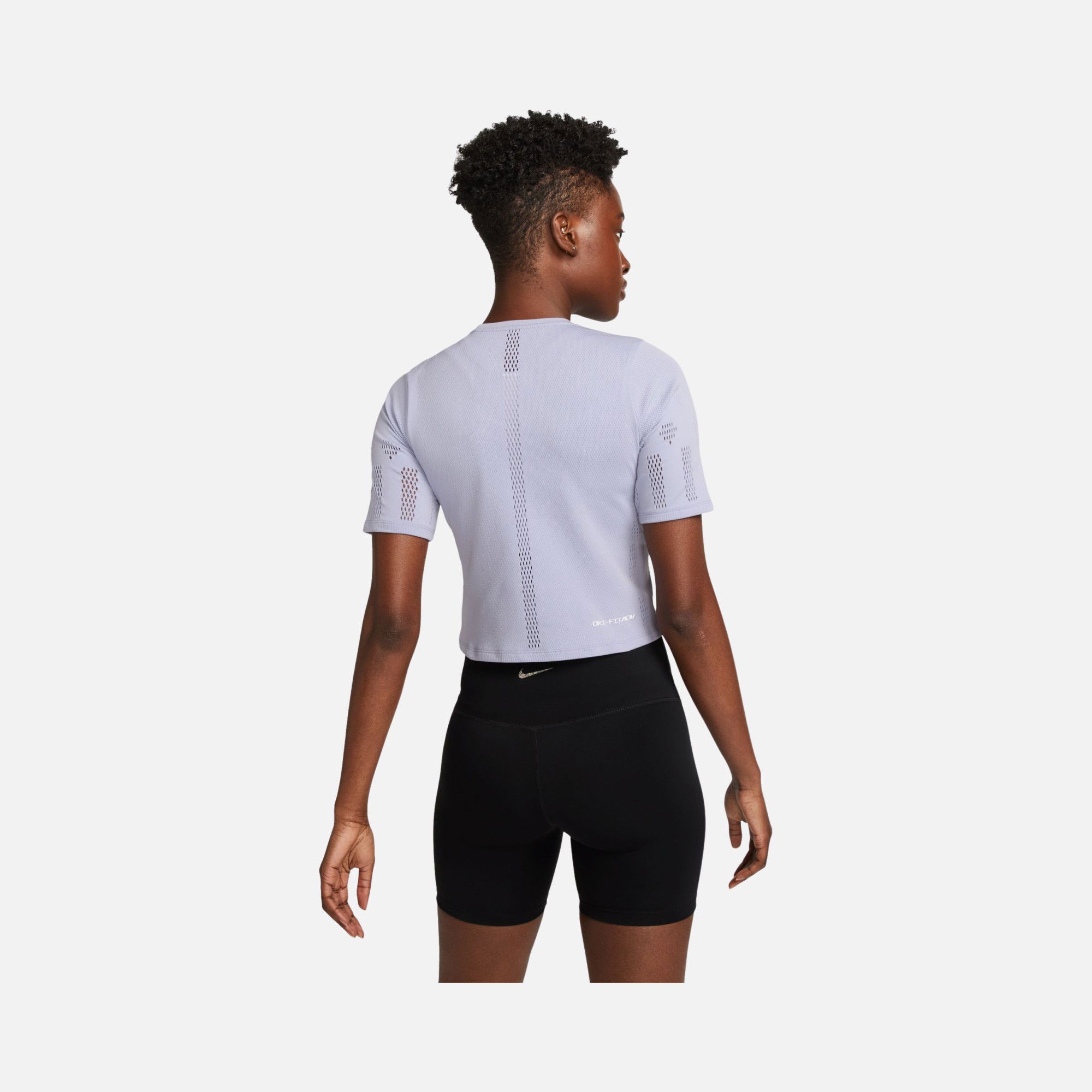 Nike Yoga Dri-Fit ADV Luxe Crop Short-Sleeve Kadın Tişört