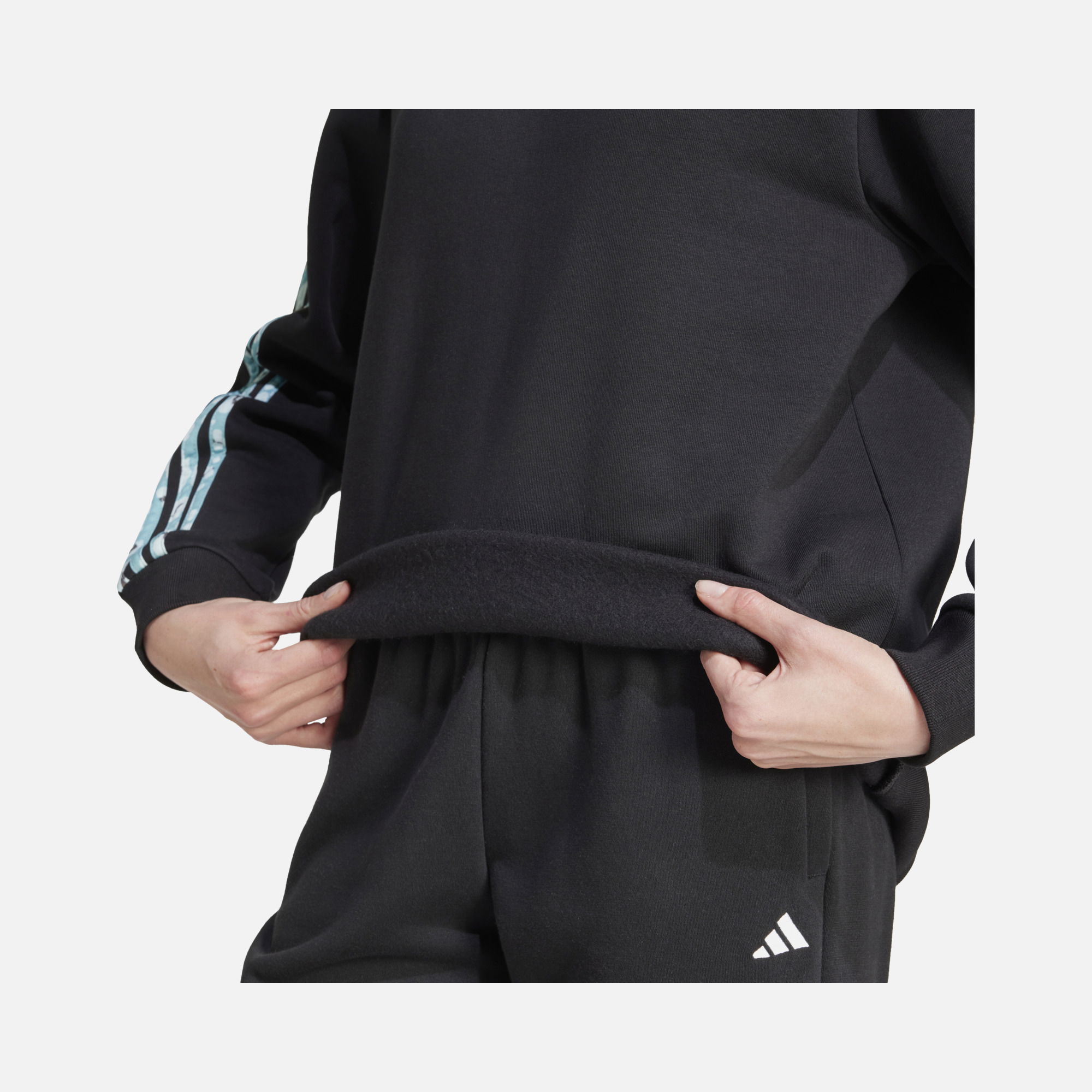 adidas Sportswear Essentials 3-Stripes Animal-Print Kadın Sweatshirt