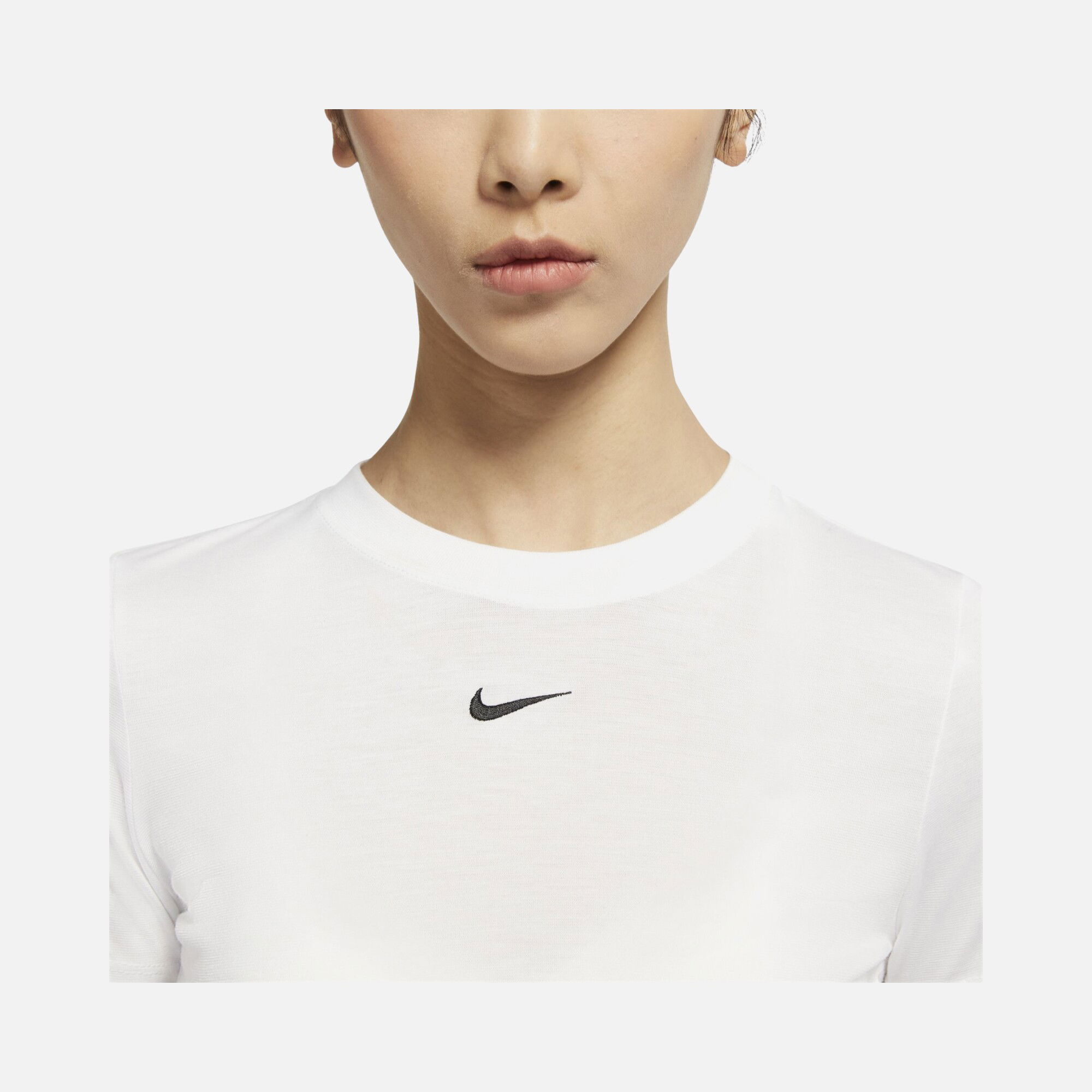 Nike Sportswear Essential Slim Crop-Top Kadın Tişört