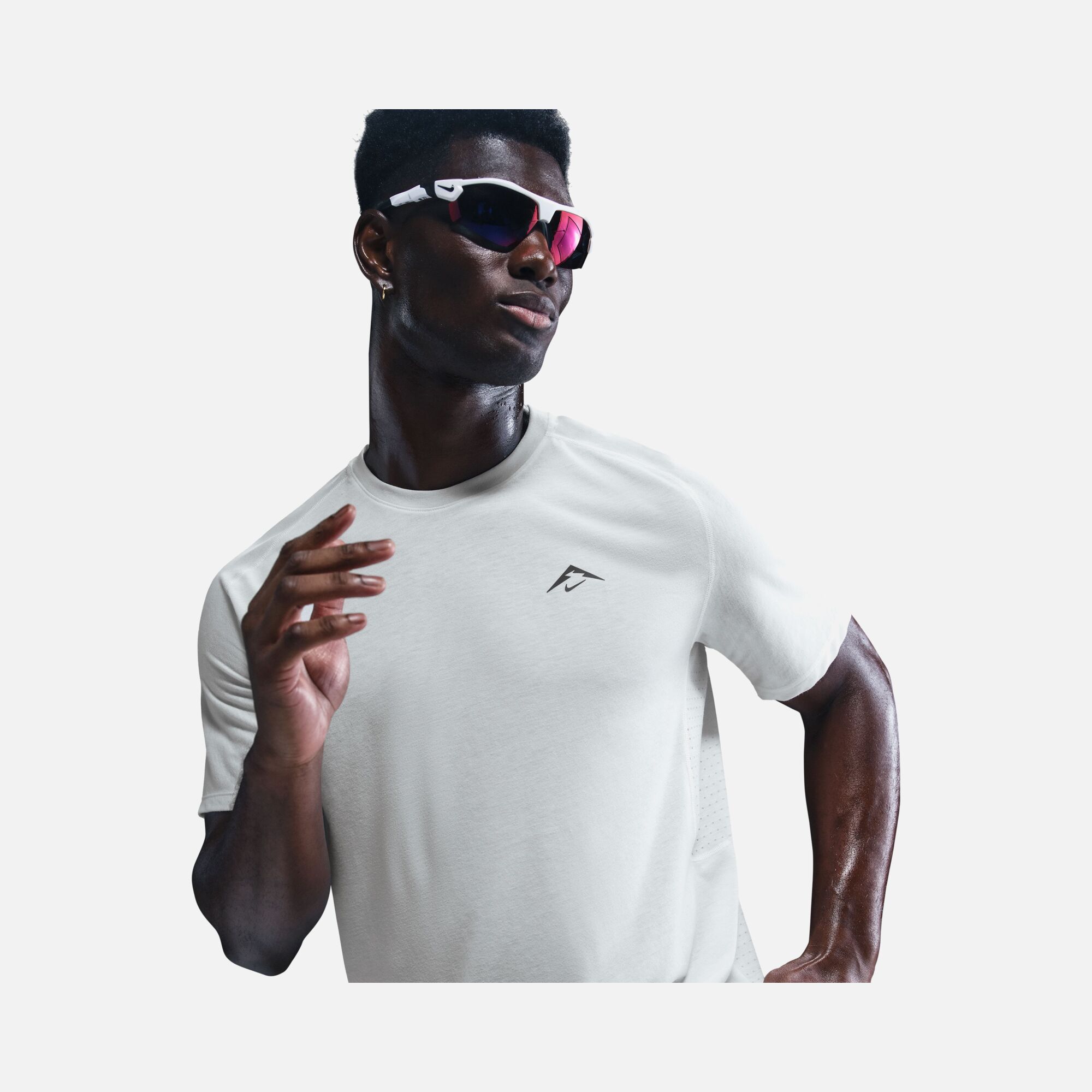 Nike Dri-Fit ADV Solar Chase Trail Running Short-Sleeve Erkek Tişört