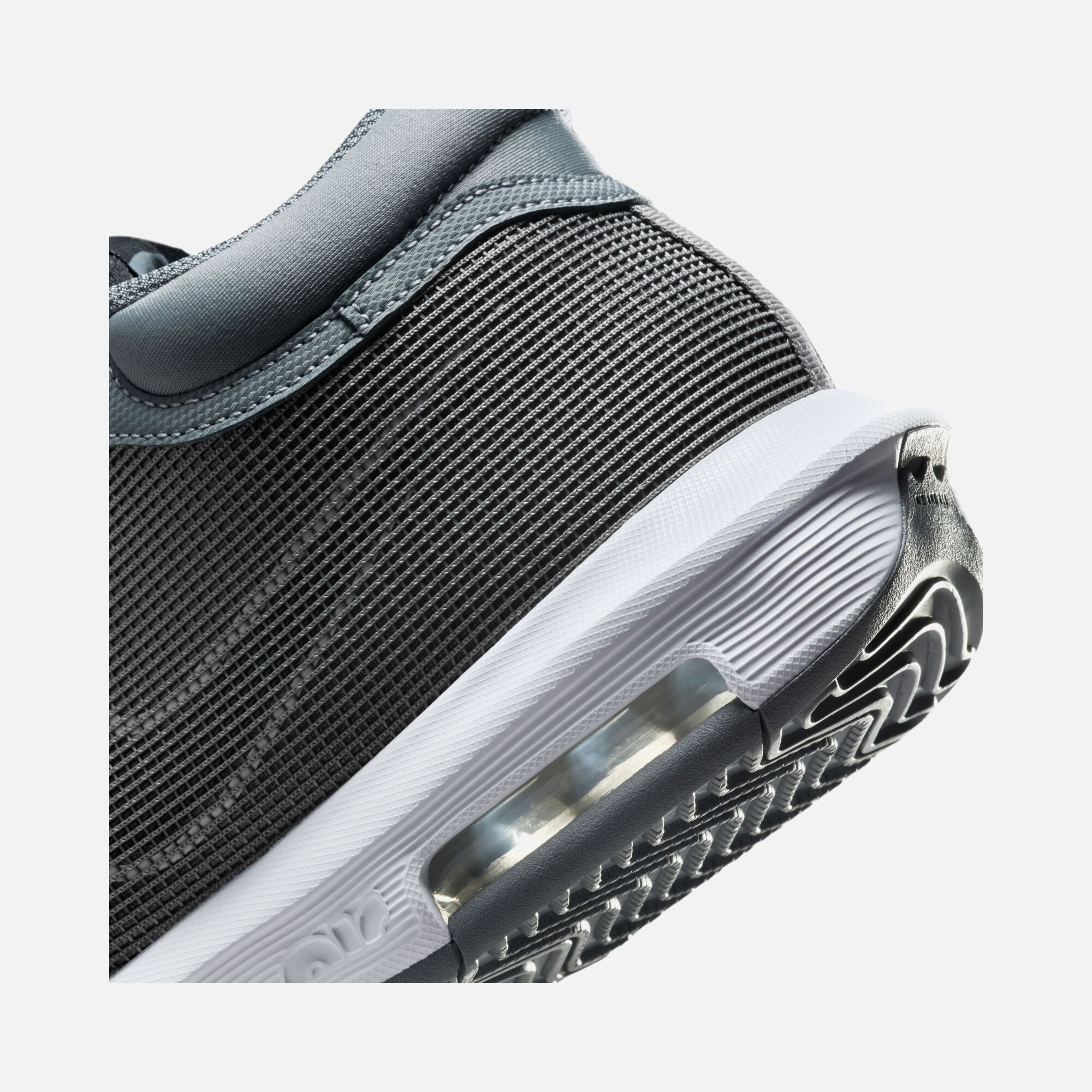 Nike LeBron James Witness VIII Erkek Basketbol Ayakkabısı