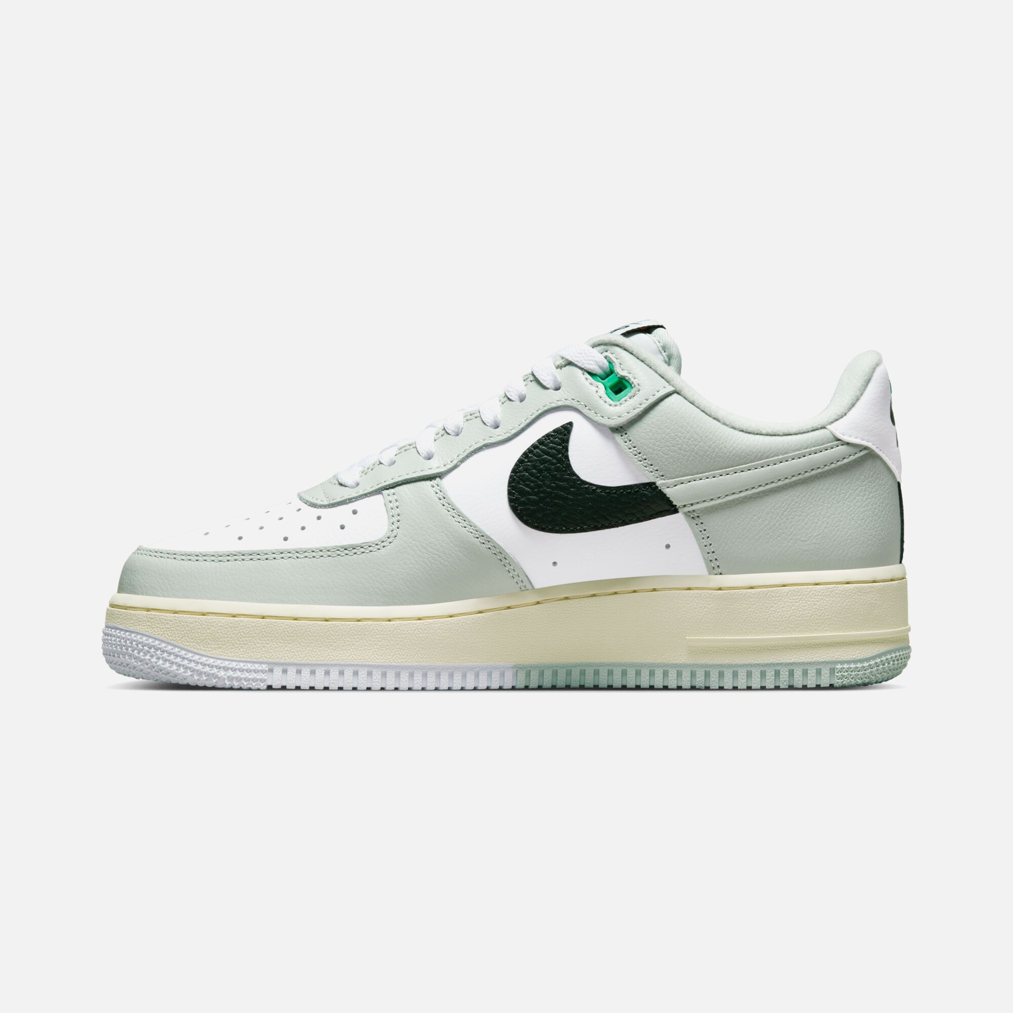Nike Air Force 1 '07 LV8 ''Split Color Swoosh Logo'' Erkek Spor Ayakkabı