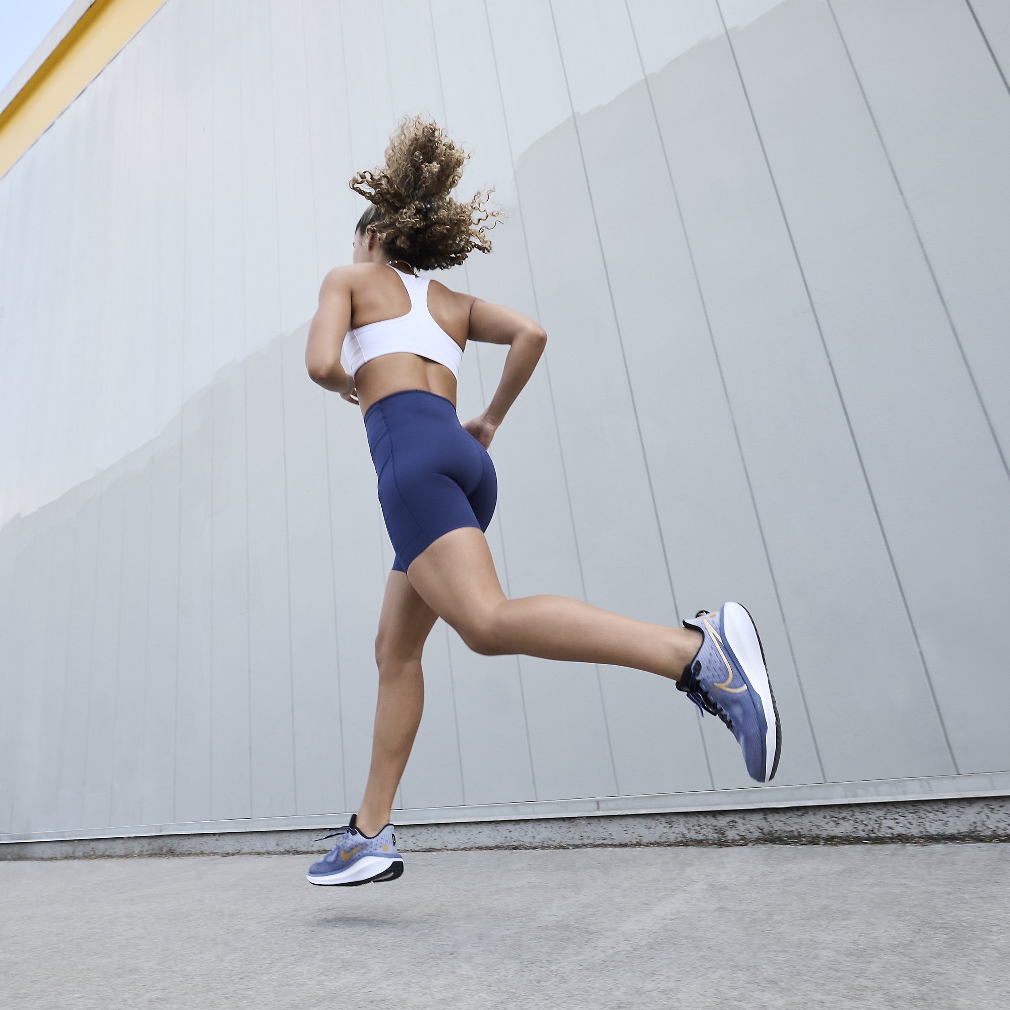 Nike Vomero 17 Road Running Kadın Spor Ayakkabı