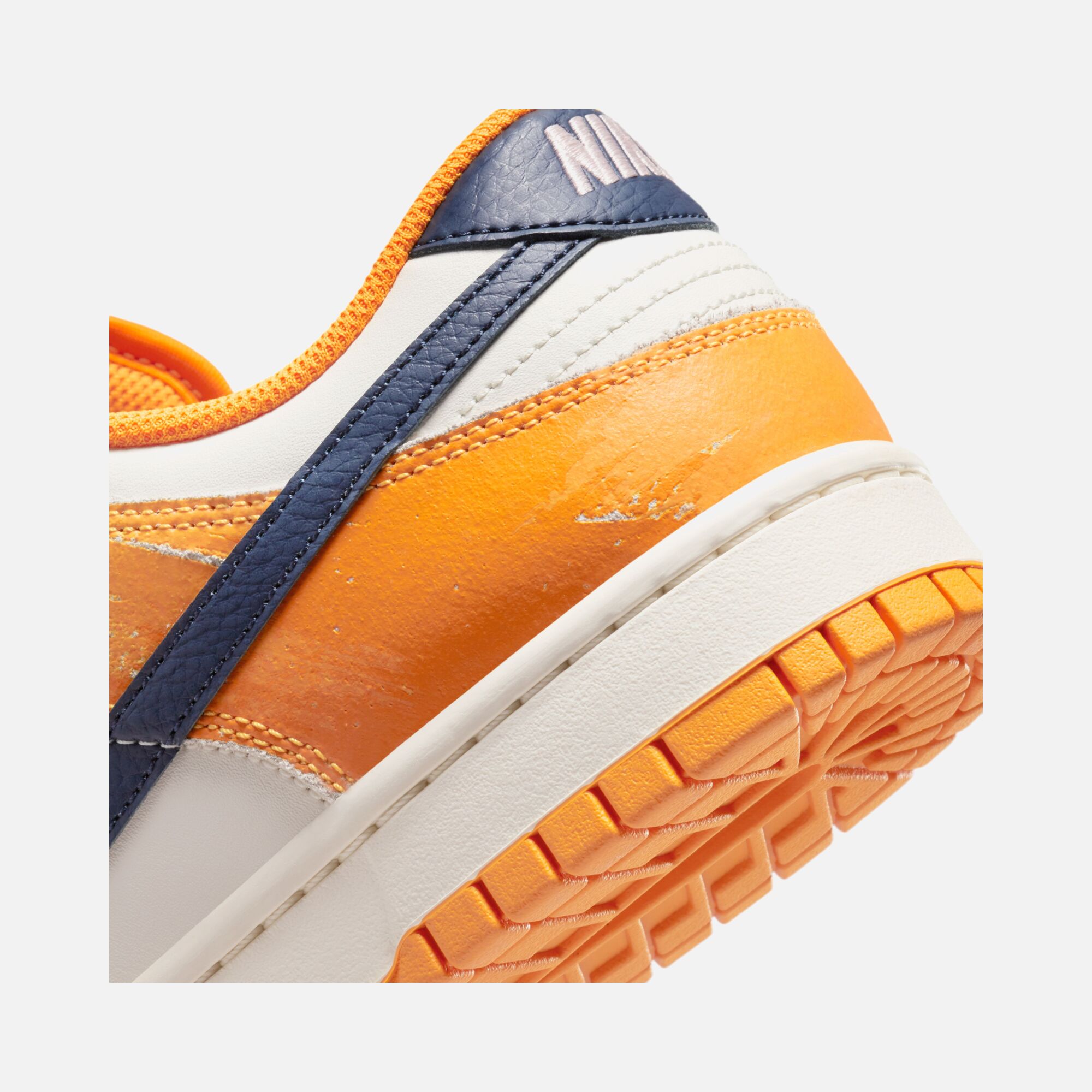 Nike Dunk Low ''Wear and Tear Details'' Erkek Spor Ayakkabı