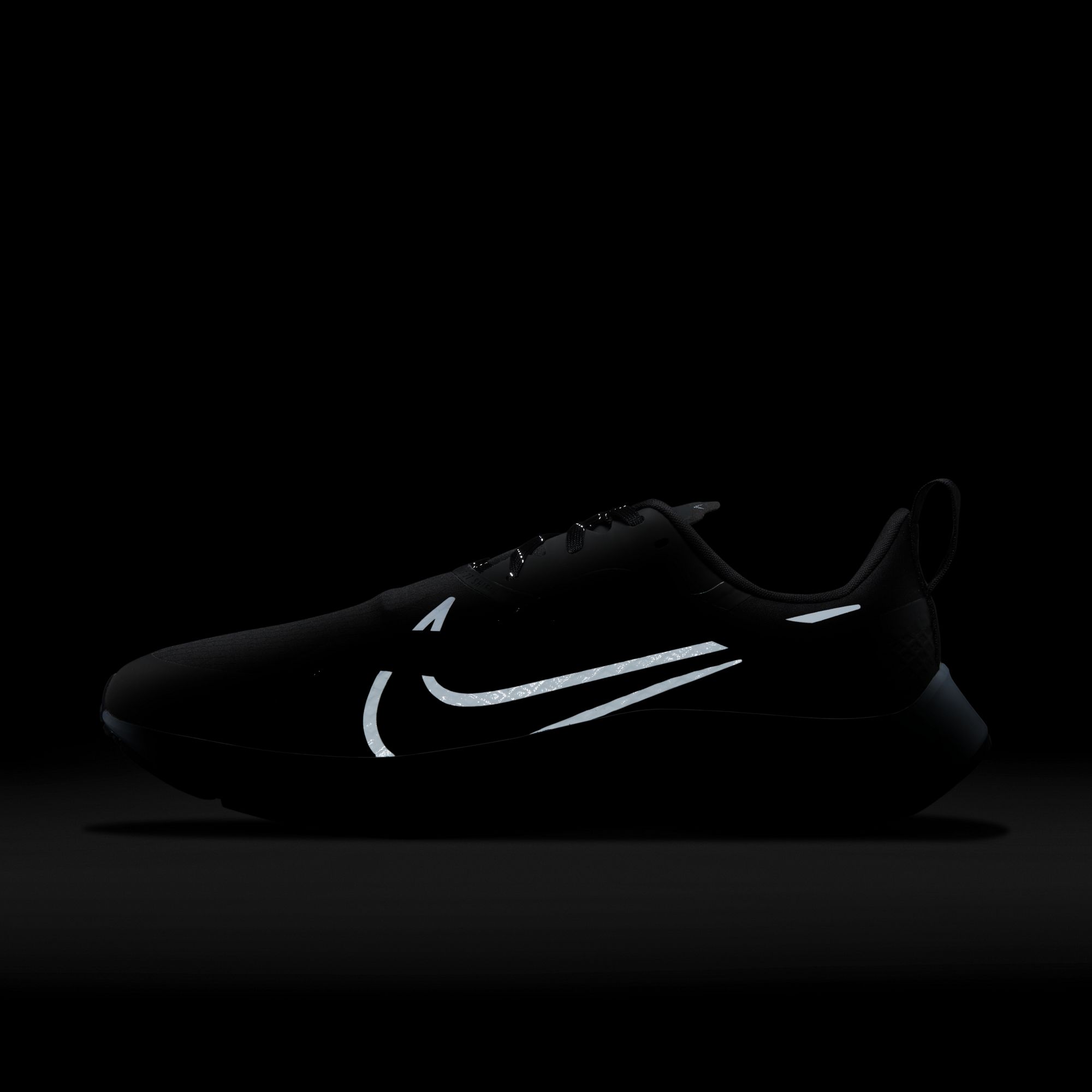 Nike Air Zoom Pegasus 37 Shield Running Erkek Spor Ayakkabı