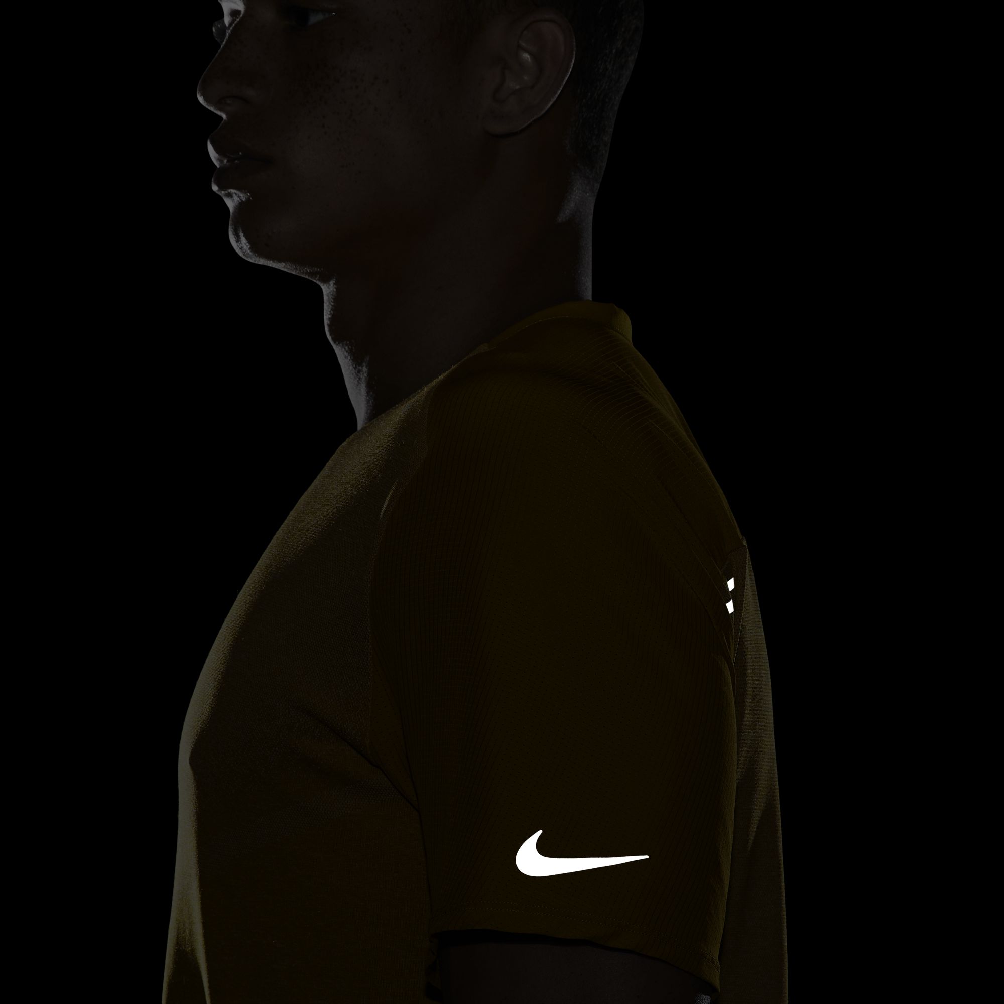 Nike Techknit Ultra Run Division Short-Sleeve Running Erkek Tişört