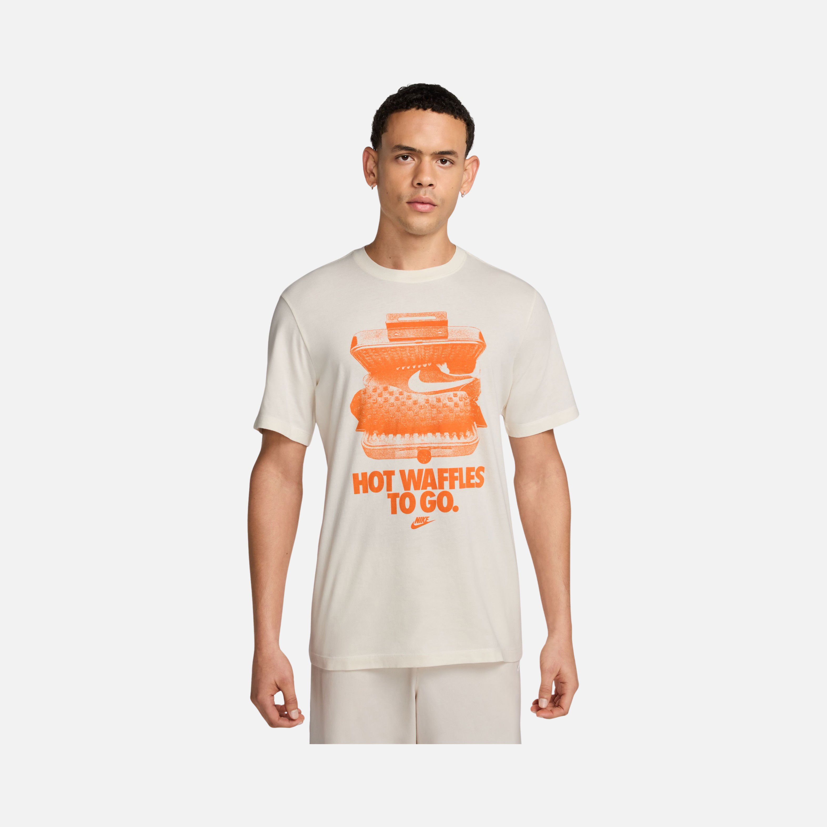Nike Sportswear OC Vintage Hot Waffles To Go Graphics Short-Sleeve Erkek Tişört