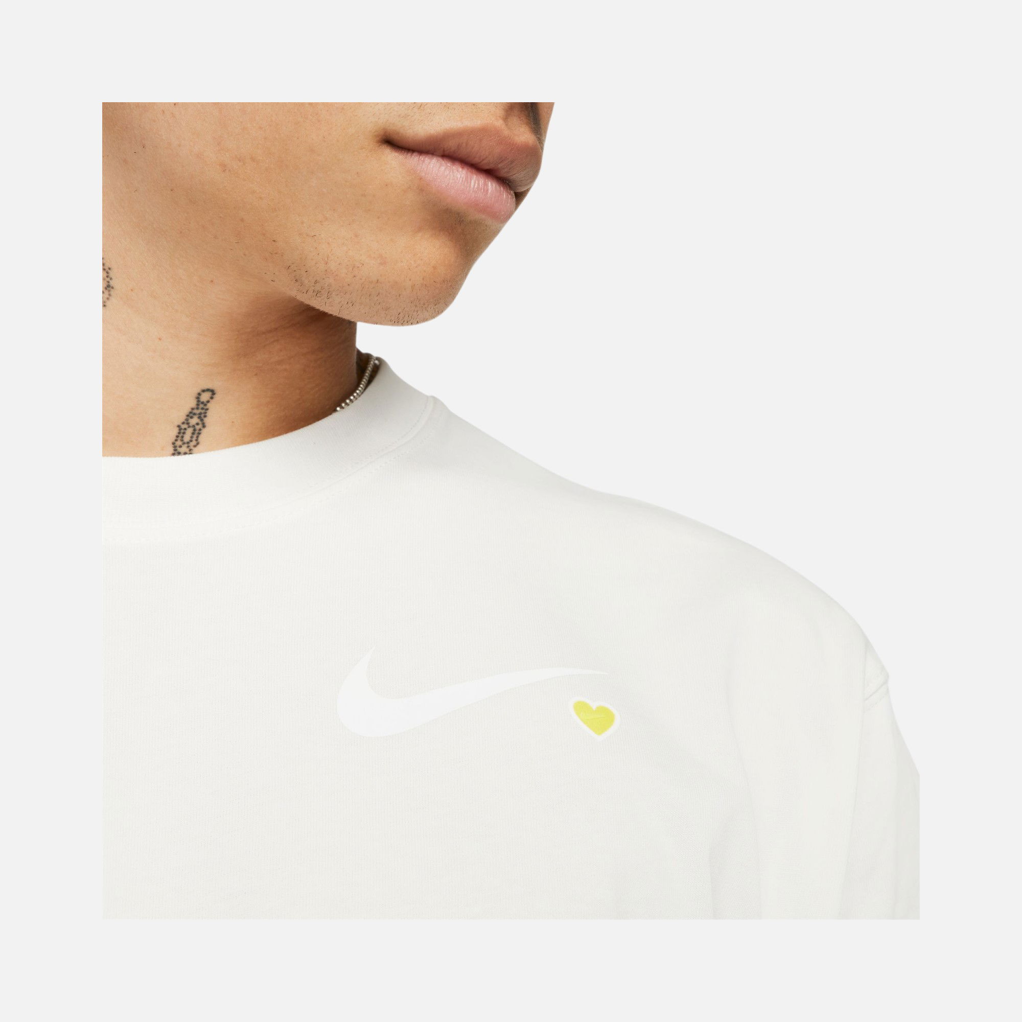 Nike Sportswear Valentine's Day Graphic Short-Sleeve Erkek Tişört