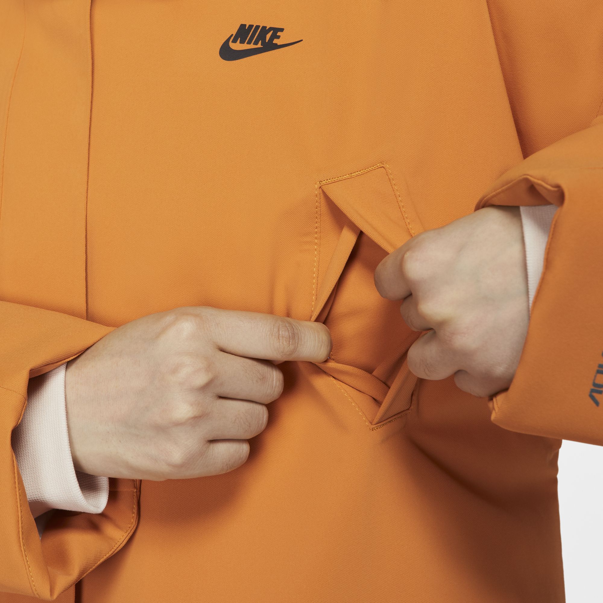 Nike Sportswear Storm-Fit ADV Tech-Pack Full-Zip Hoodie Kadın Parka