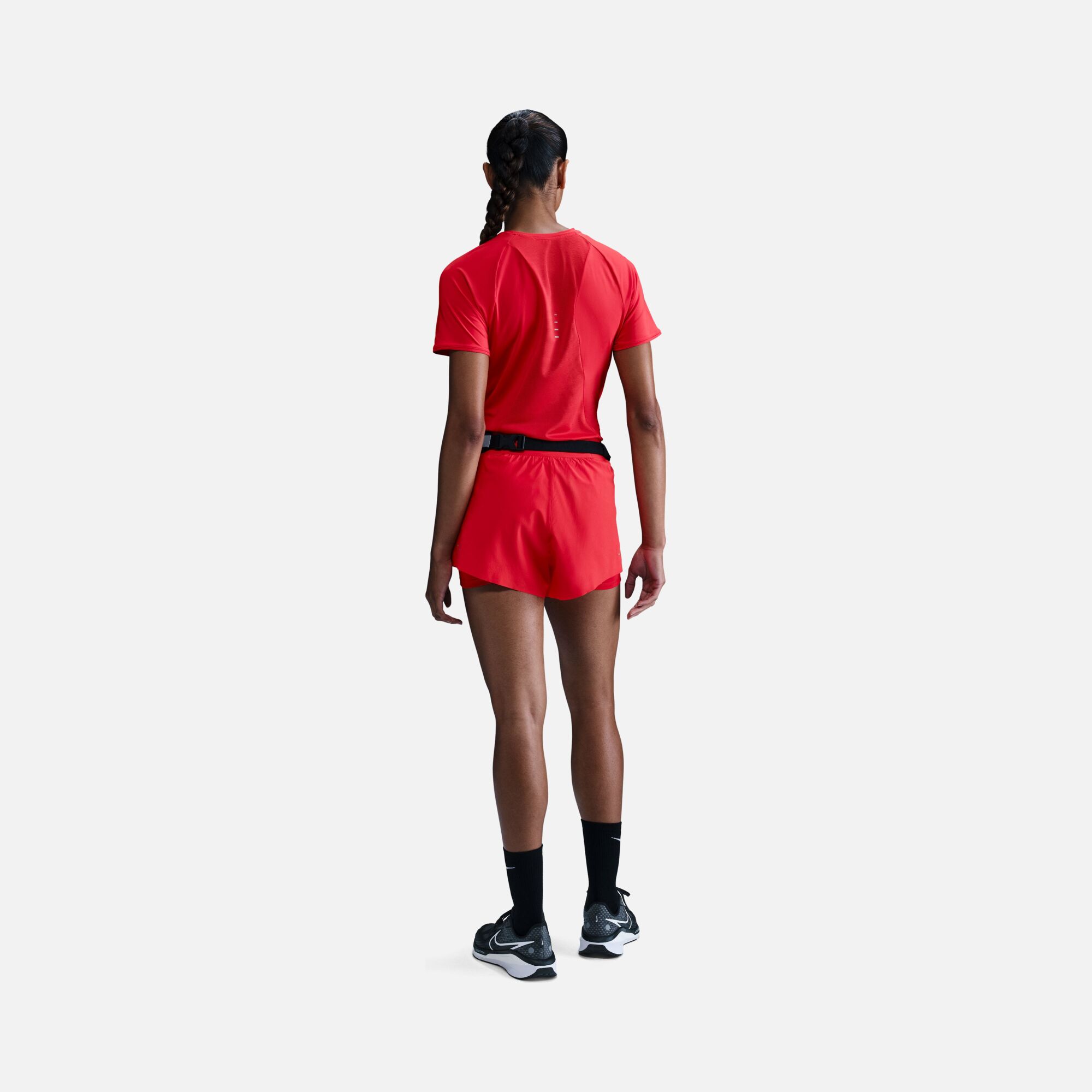 Nike Swift Dri-Fit Running Short-Sleeve Kadın Tişört