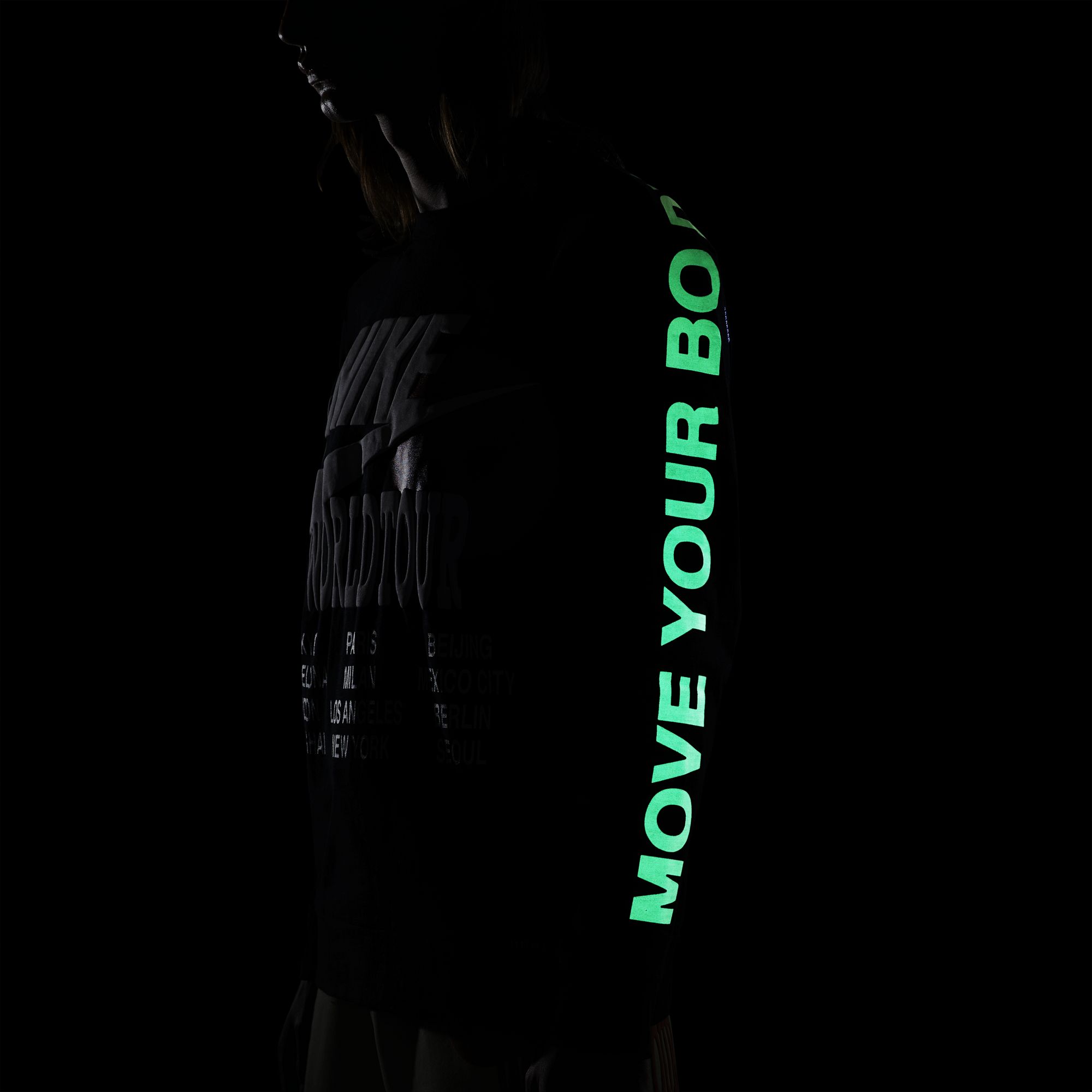 Nike Sportswear World Tour 2 Long-Sleeve Erkek Tişört