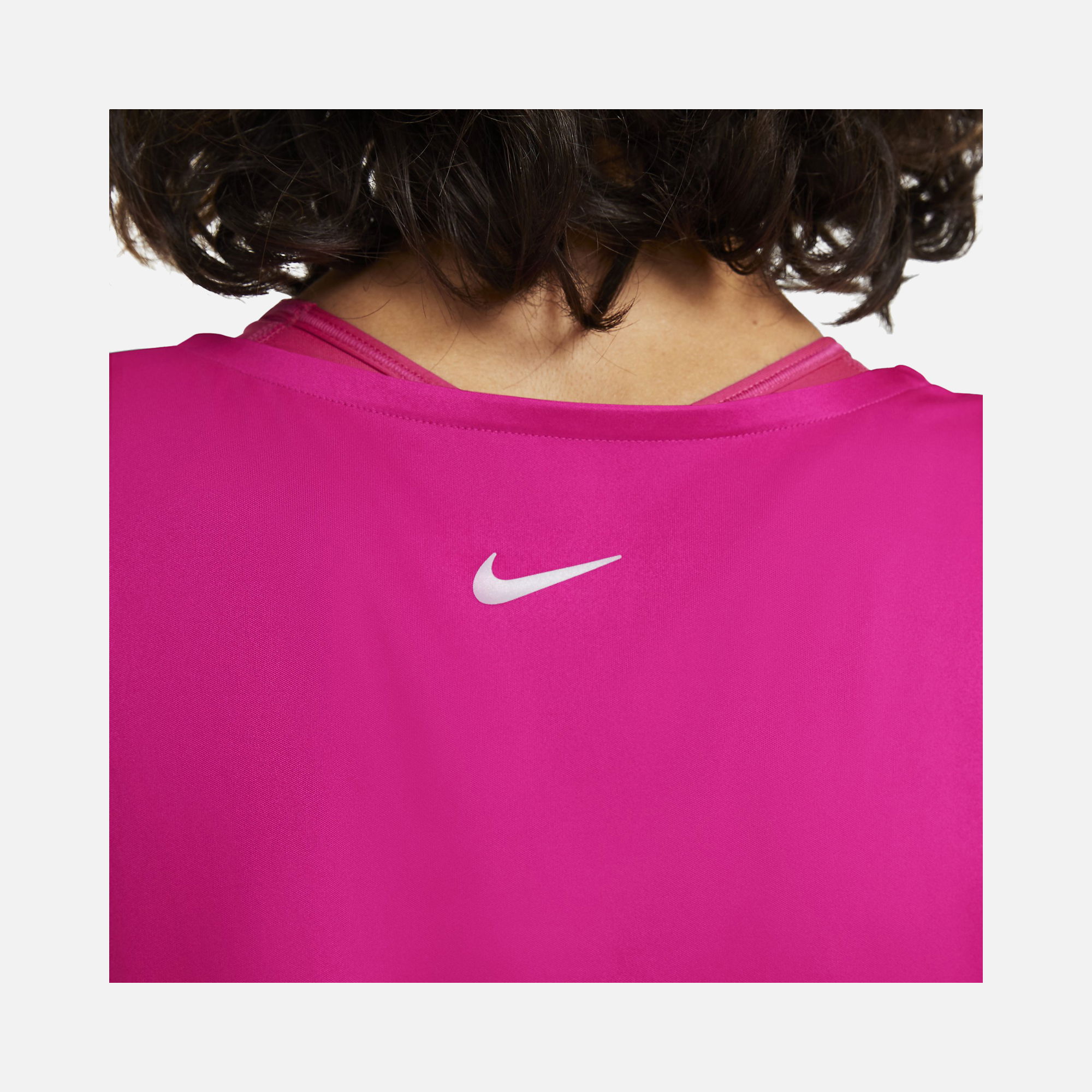 Nike Swoosh Run Short-Sleeve Running Top Kadın Tişört