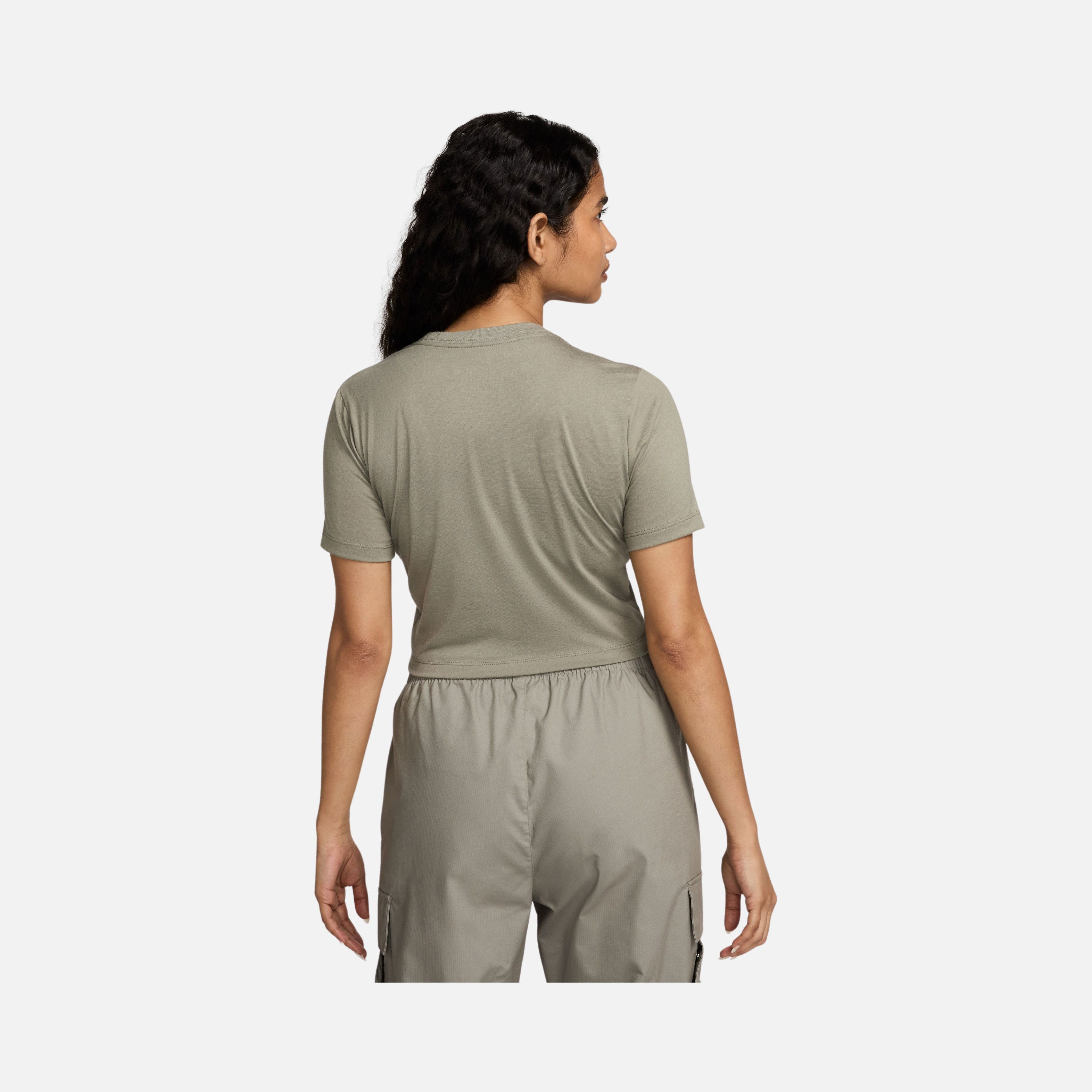 Nike Sportswear Essential Slim-Fit Cropped Short-Sleeve Kadın Tişört