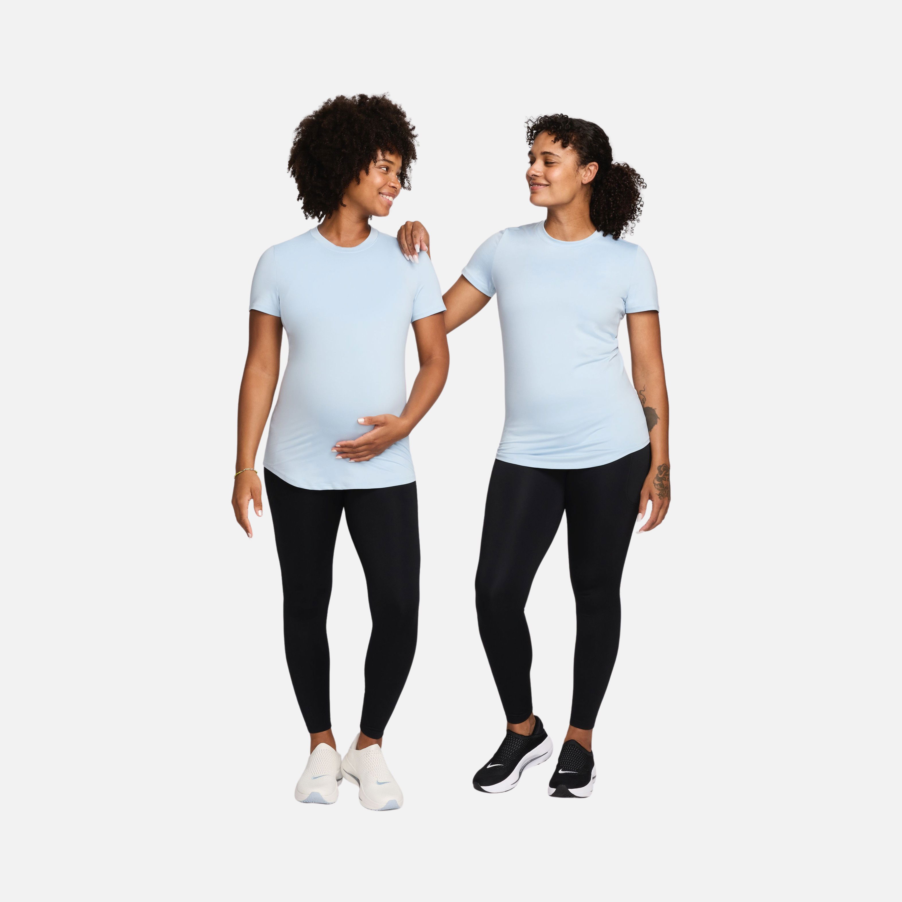 Nike One Dri-Fit Slim-Fit Training Short-Sleeve (Maternity) Kadın Tişört