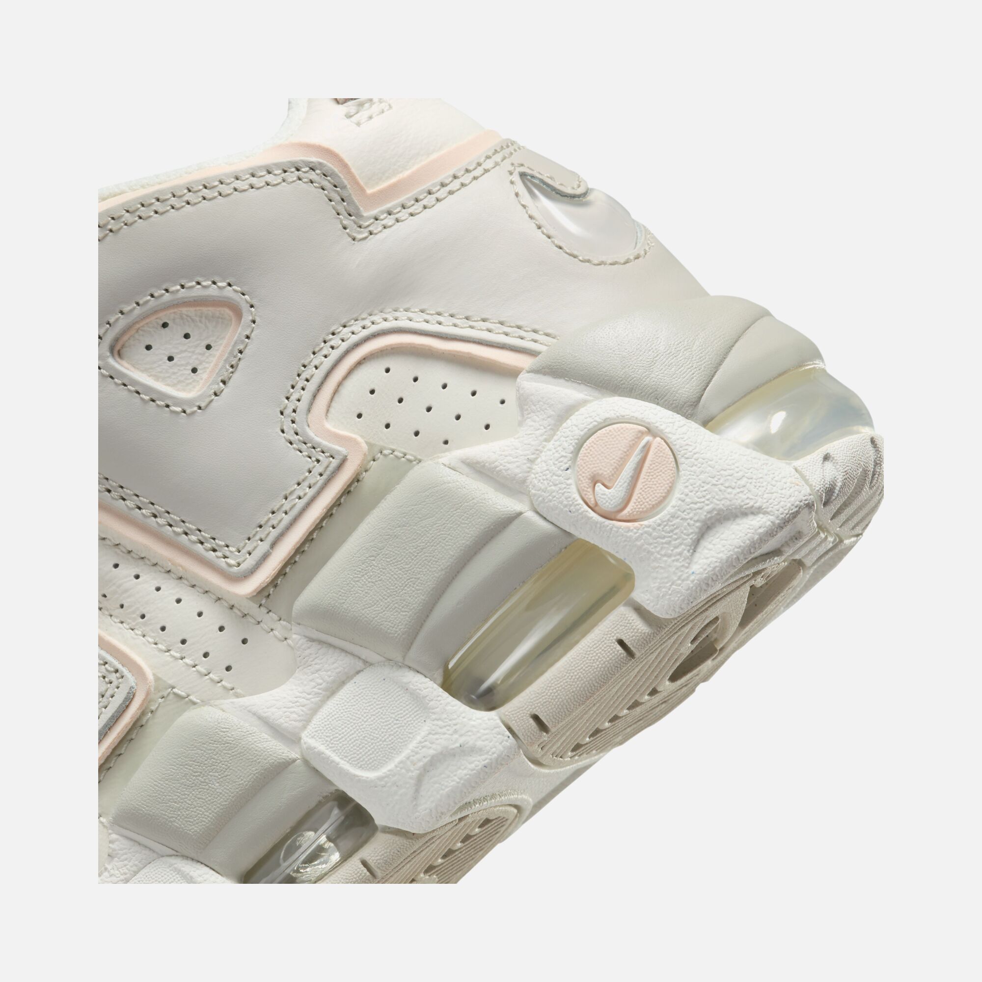 Nike Air More Uptempo ''An Off-Court Fave'' Kadın Spor Ayakkabı