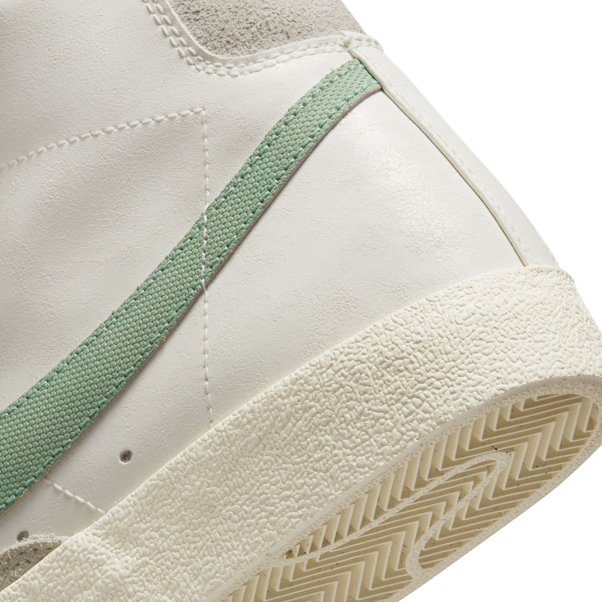Nike Blazer Mid '77 Premium Erkek Spor Ayakkabı