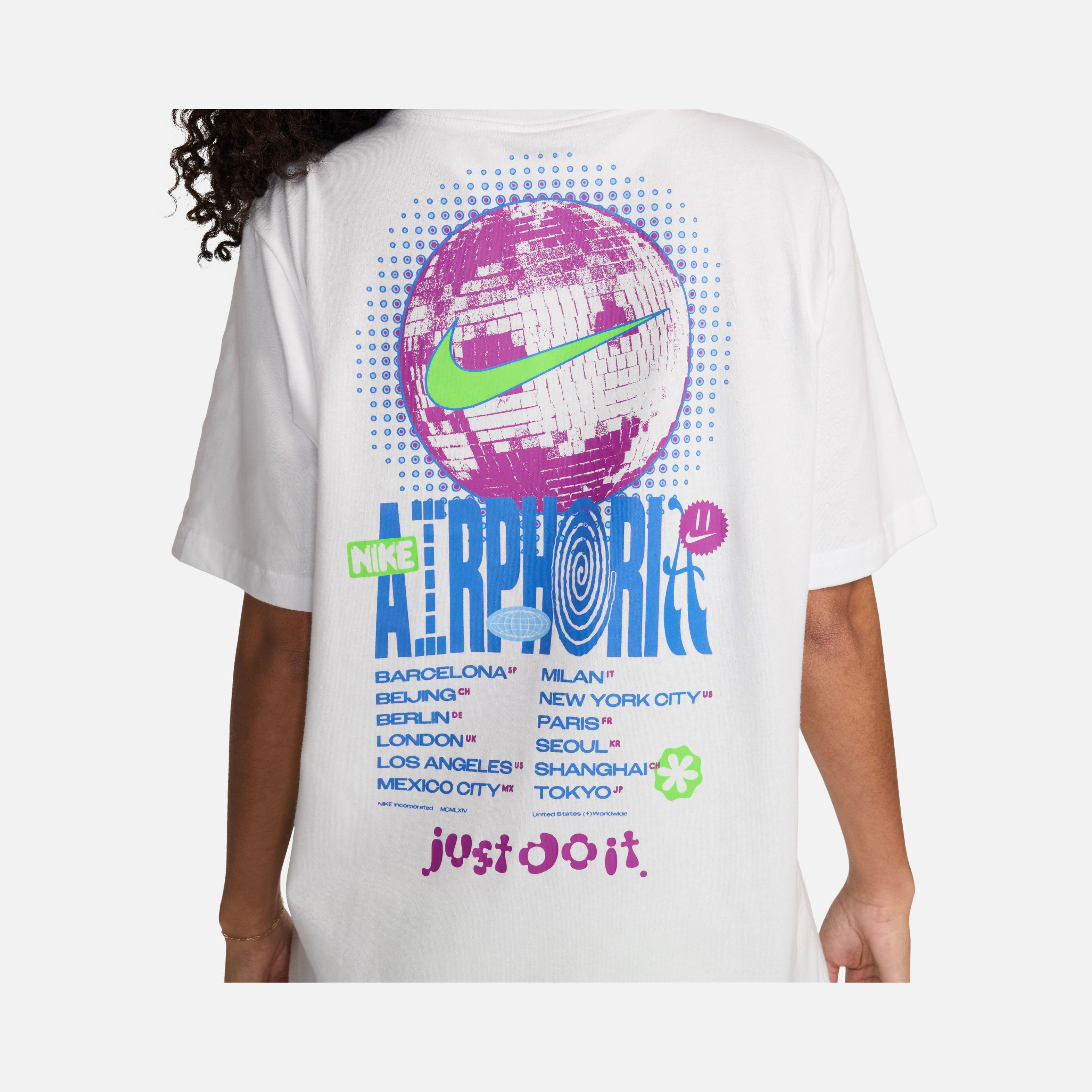 Nike Sportswear Oc2 Festival Graphic Boyfriend Short-Sleeve Kadın Tişört