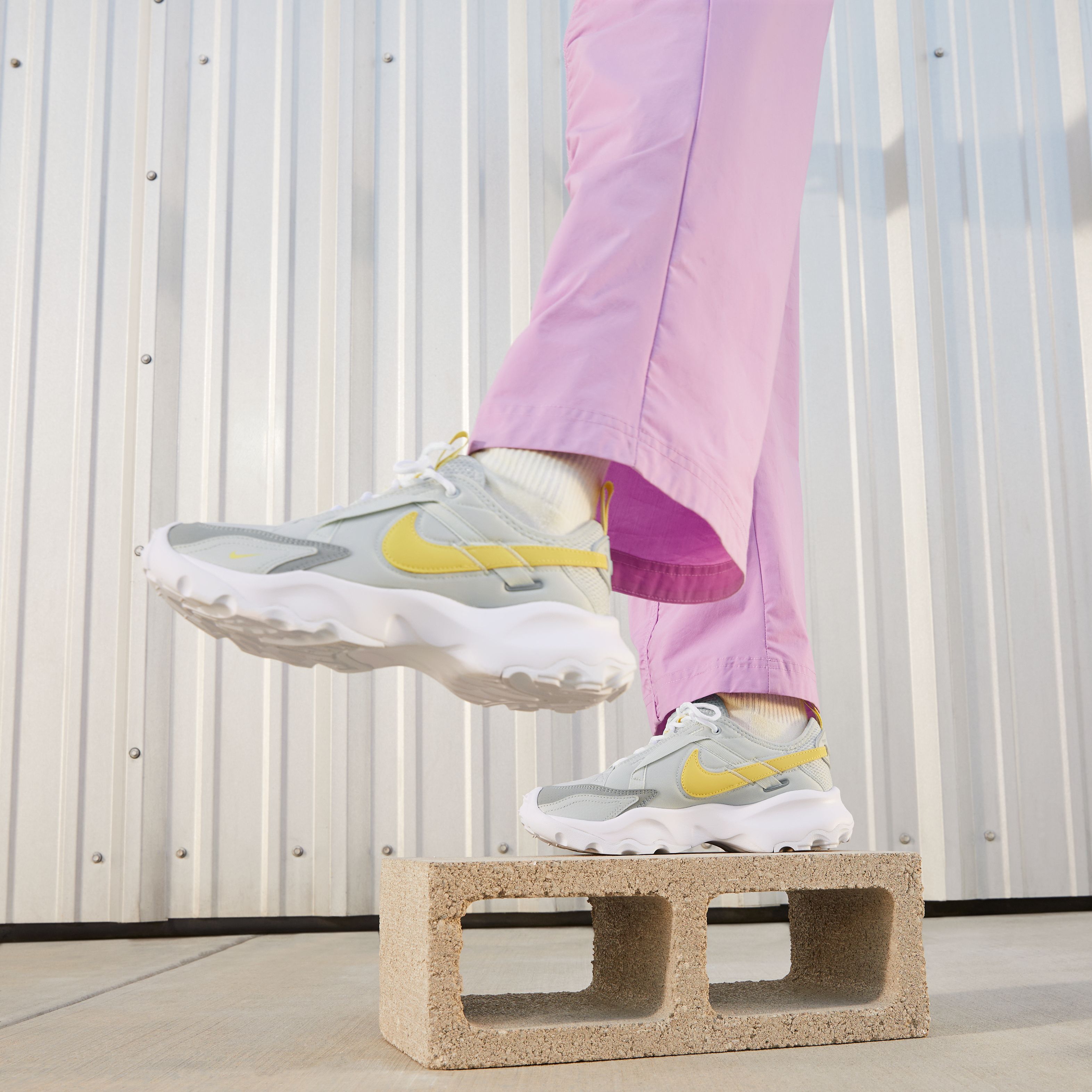 Nike Sportswear TC 7900 Kadın Spor Ayakkabı