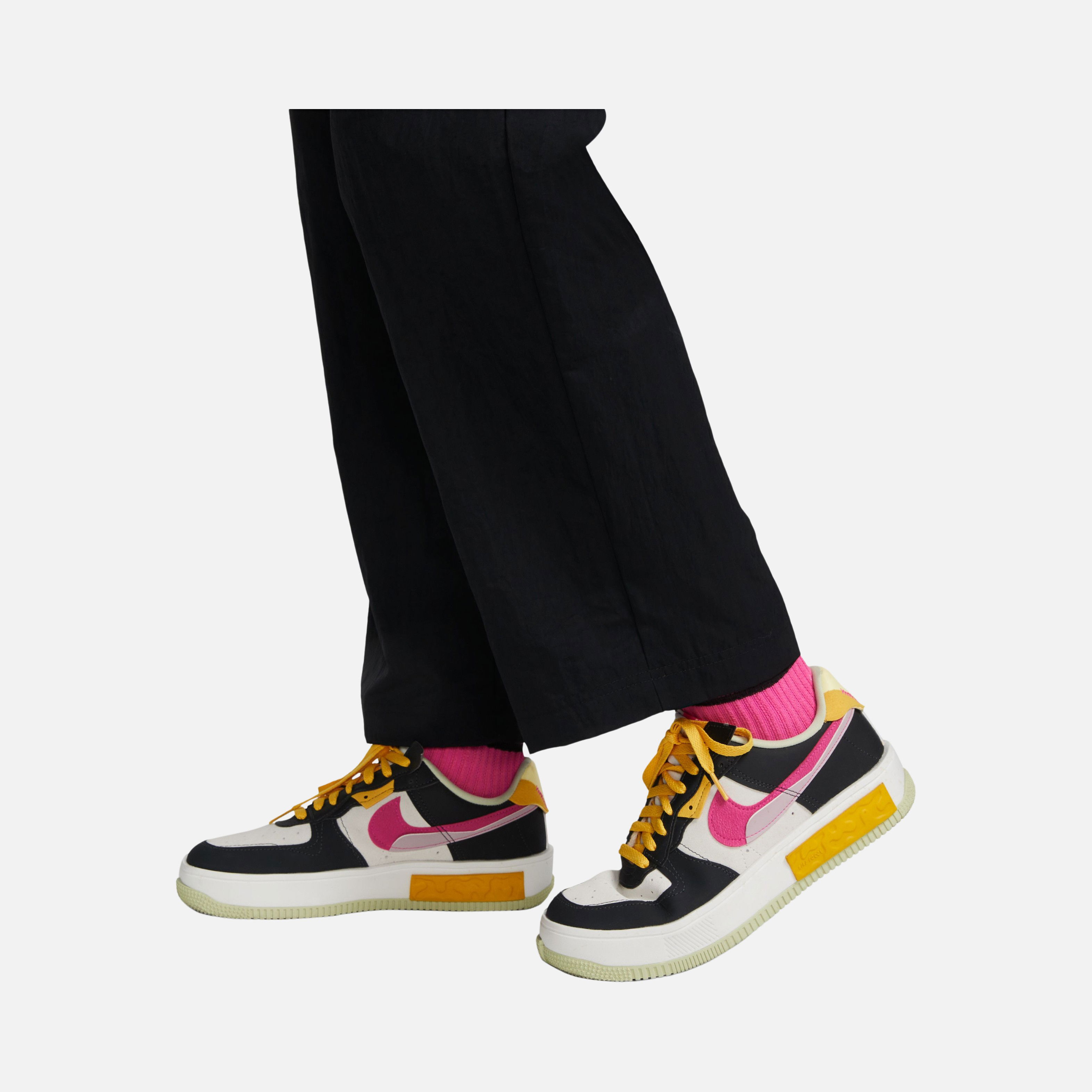 Nike Sportswear Essentials High-Rise Woven Fabrics Cargo Kadın Pantolon