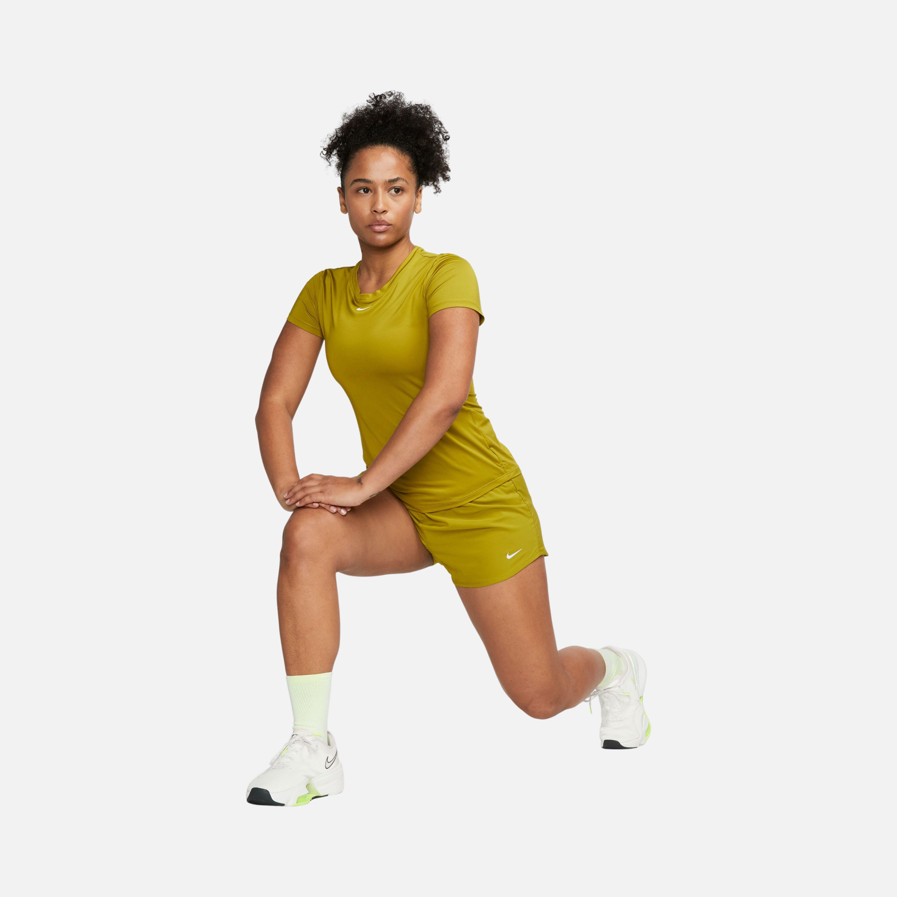 Nike Dri-Fit One Slim-Fit Short-Sleeve Kadın Tişört