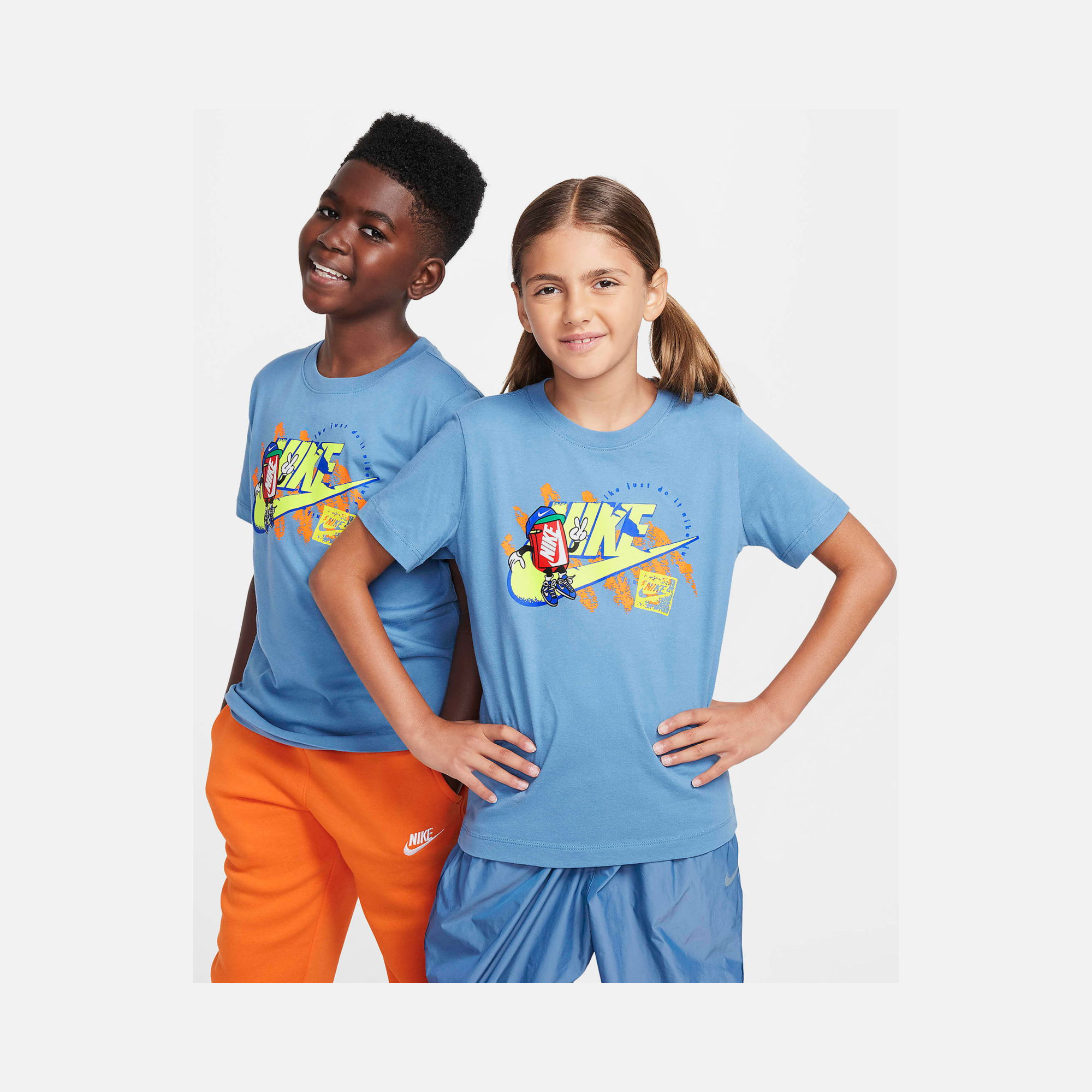 Nike Sportswear Boxy 1 Futura Graphic Short-Sleeve Çocuk Tişört