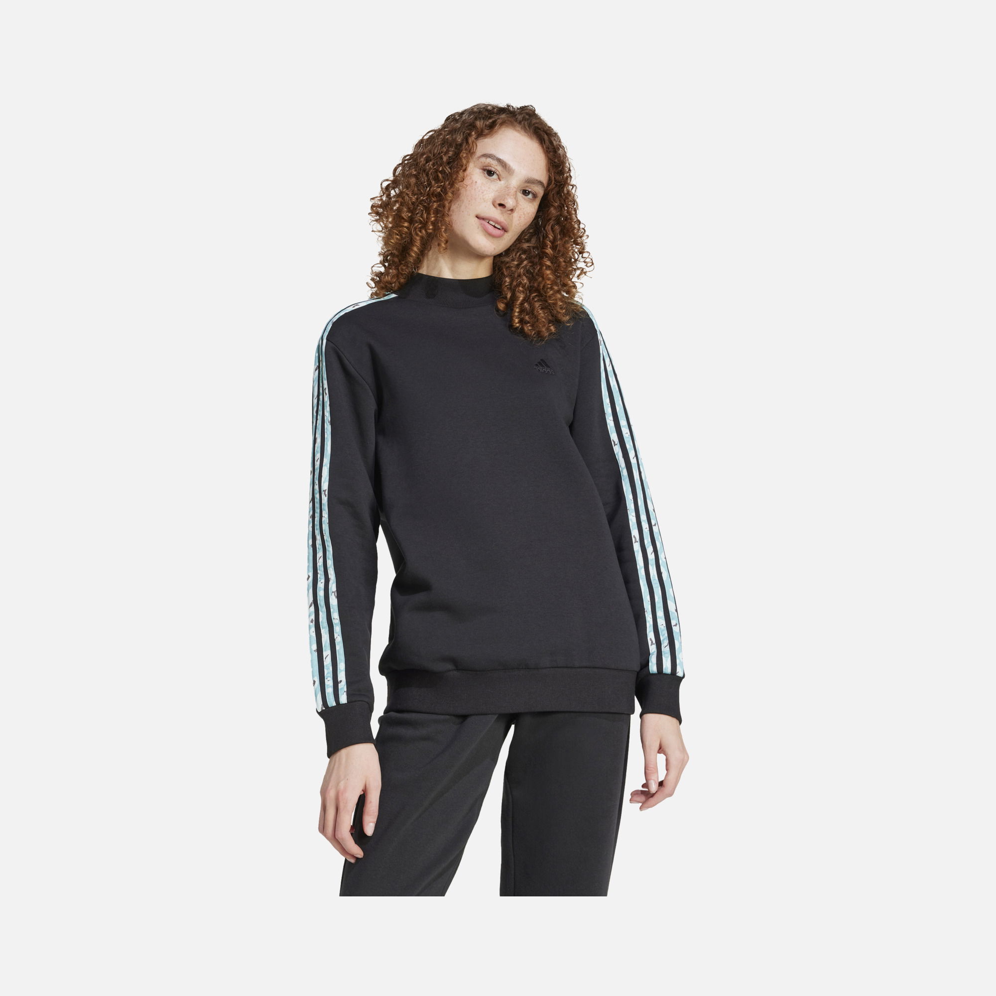 adidas Sportswear Essentials 3-Stripes Animal-Print Kadın Sweatshirt