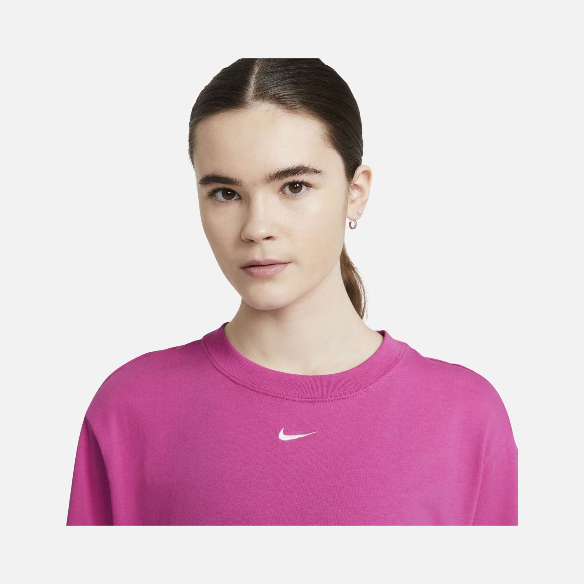 Nike Sportswear Essential Short-Sleeve Kadın Tişört