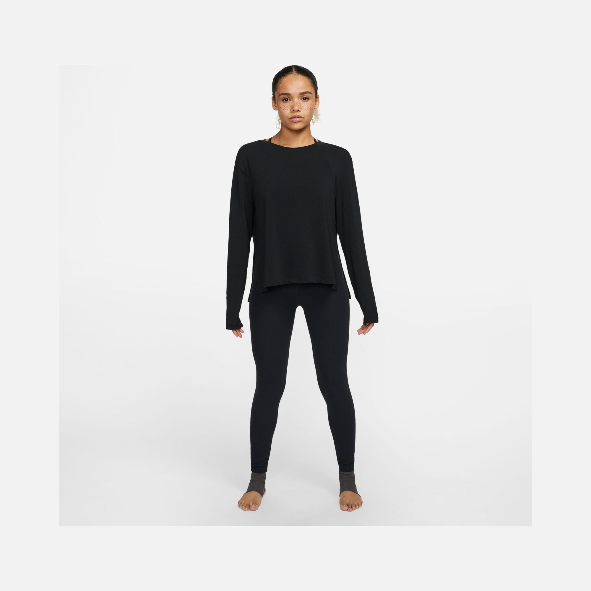 Nike Yoga Dri-Fit Long-Sleeve Kadın Tişört