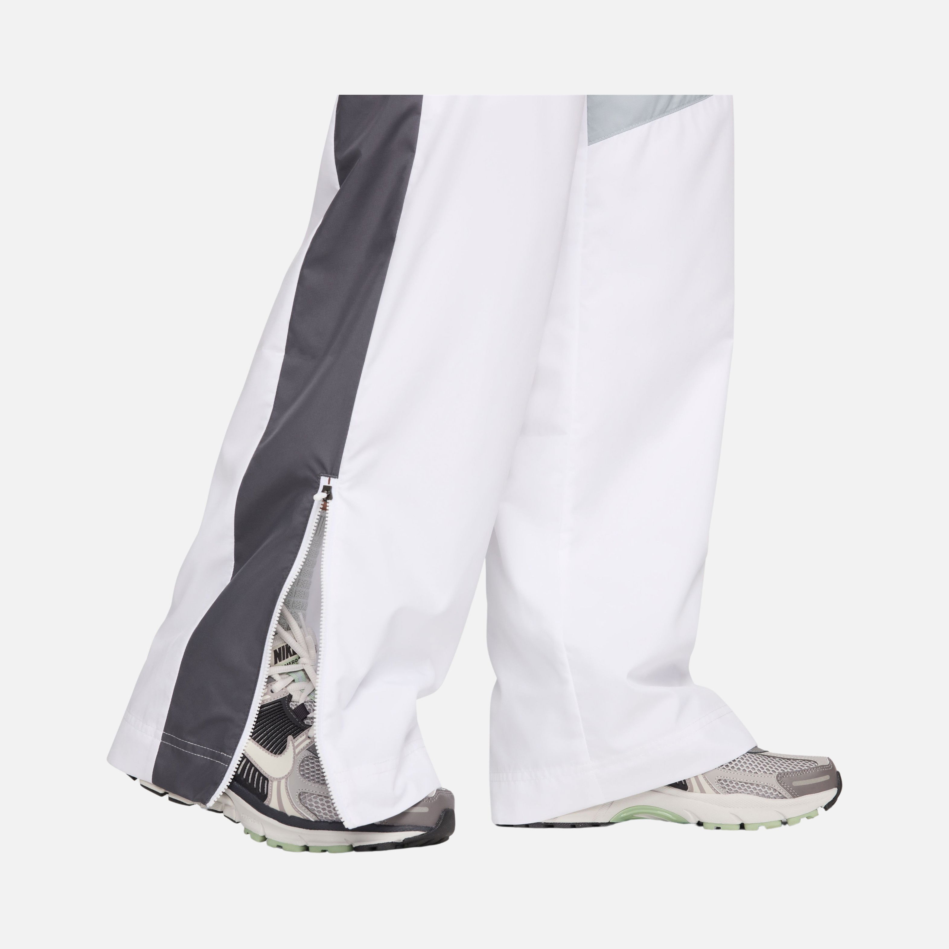 Nike Sportswear Gel Woven Oversized High-Waisted Zippered Leg Kadın Eşofman Altı
