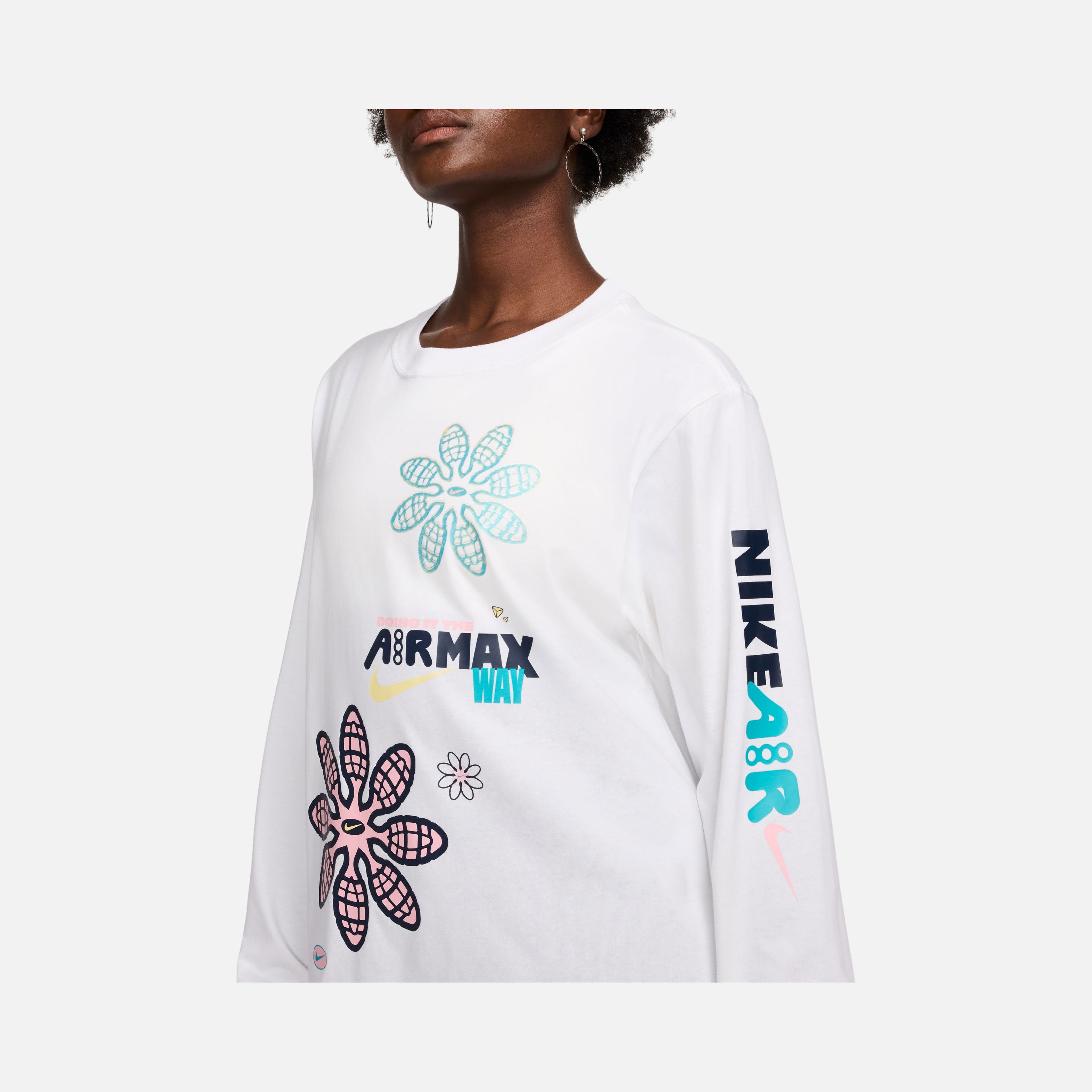 Nike Sportswear Essentials ''Air Max Wav Grahics'' Long-Sleeve Kadın Tişört