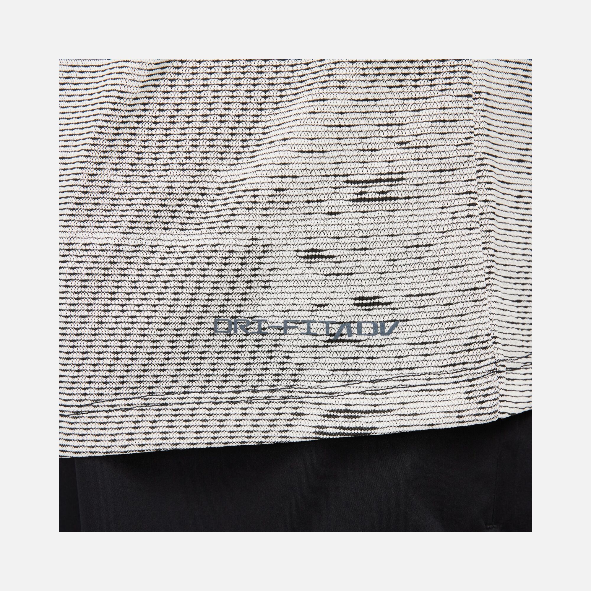 Nike Dri-Fit ADV Run Division Techknit Running Short-Sleeve Erkek Tişört