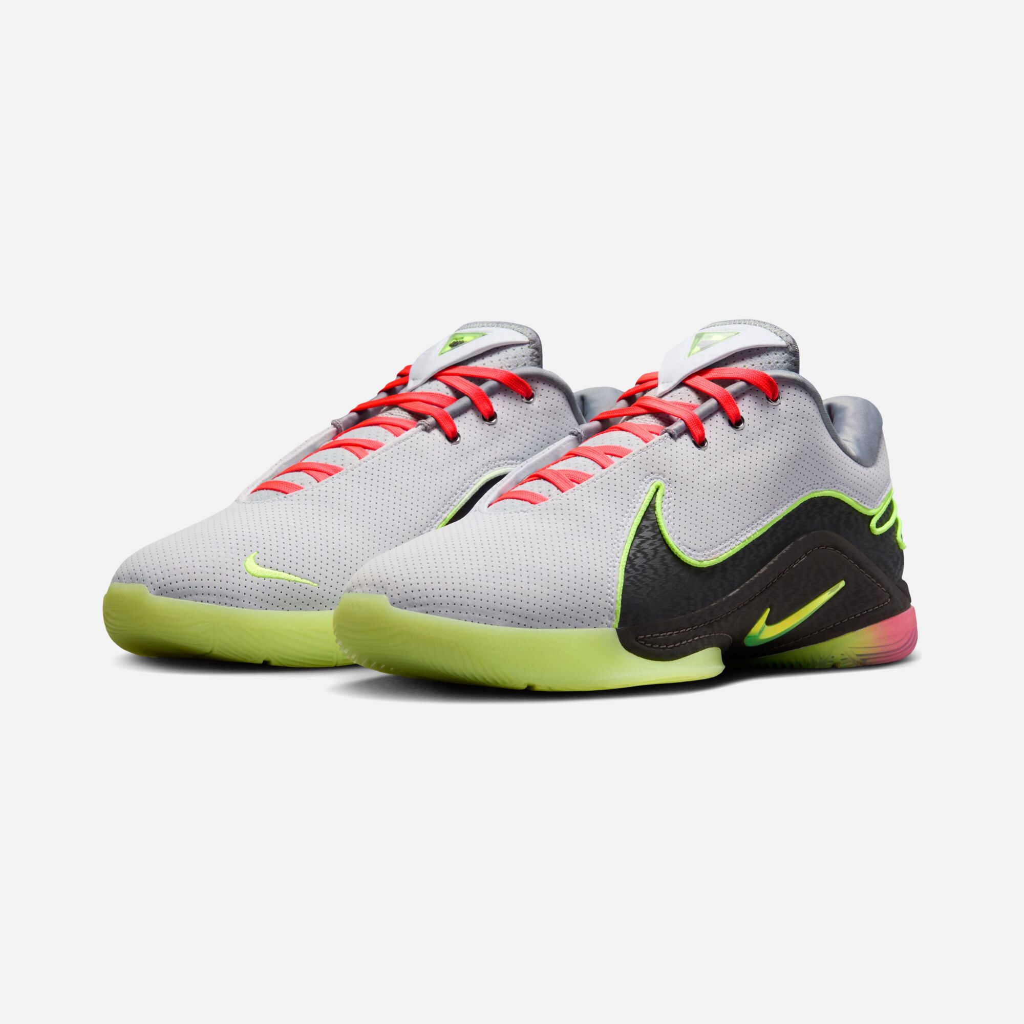 Nike LeBron James XXII Erkek Basketbol Ayakkabısı