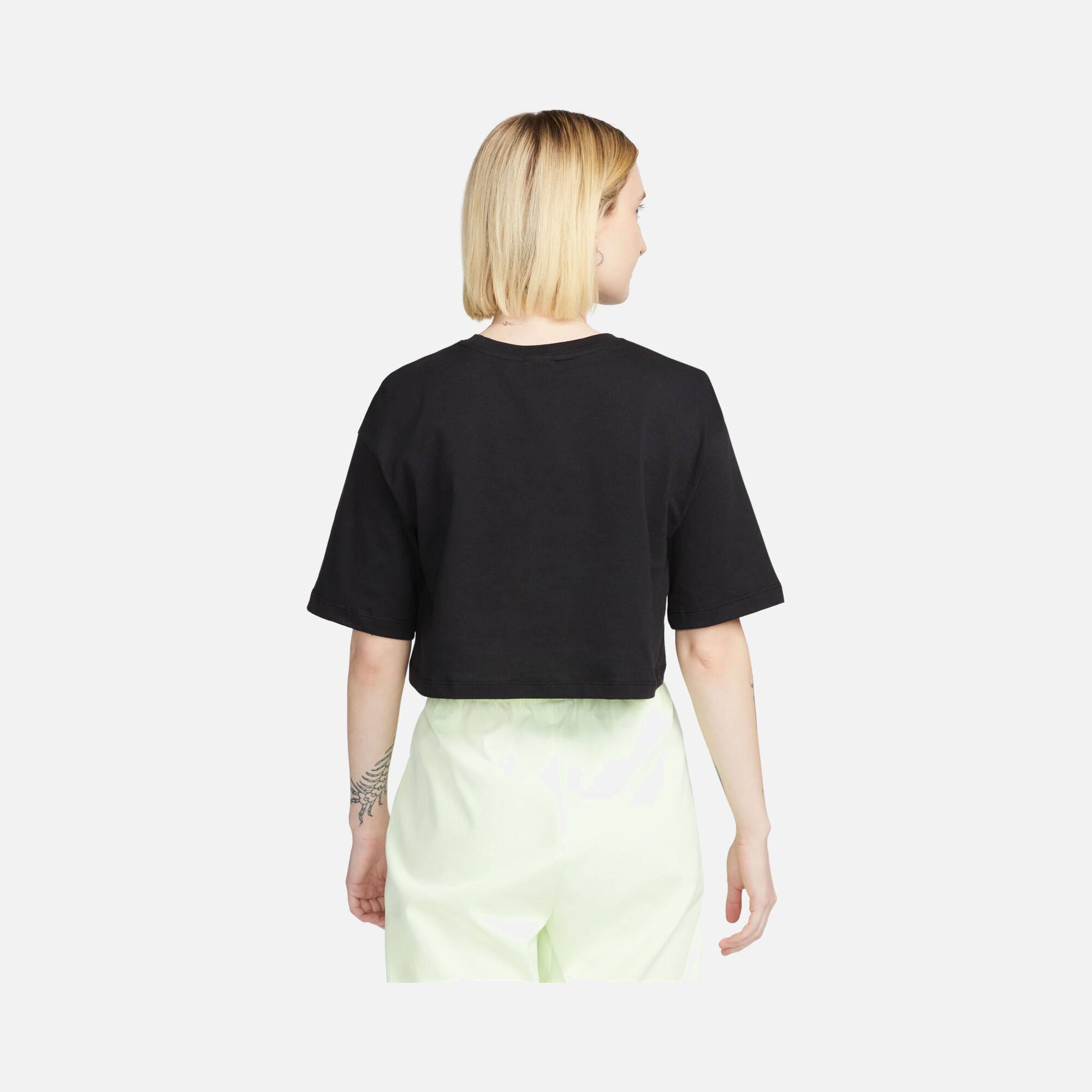 Nike Sportswear Cropped Short-Sleeve Kadın Tişört