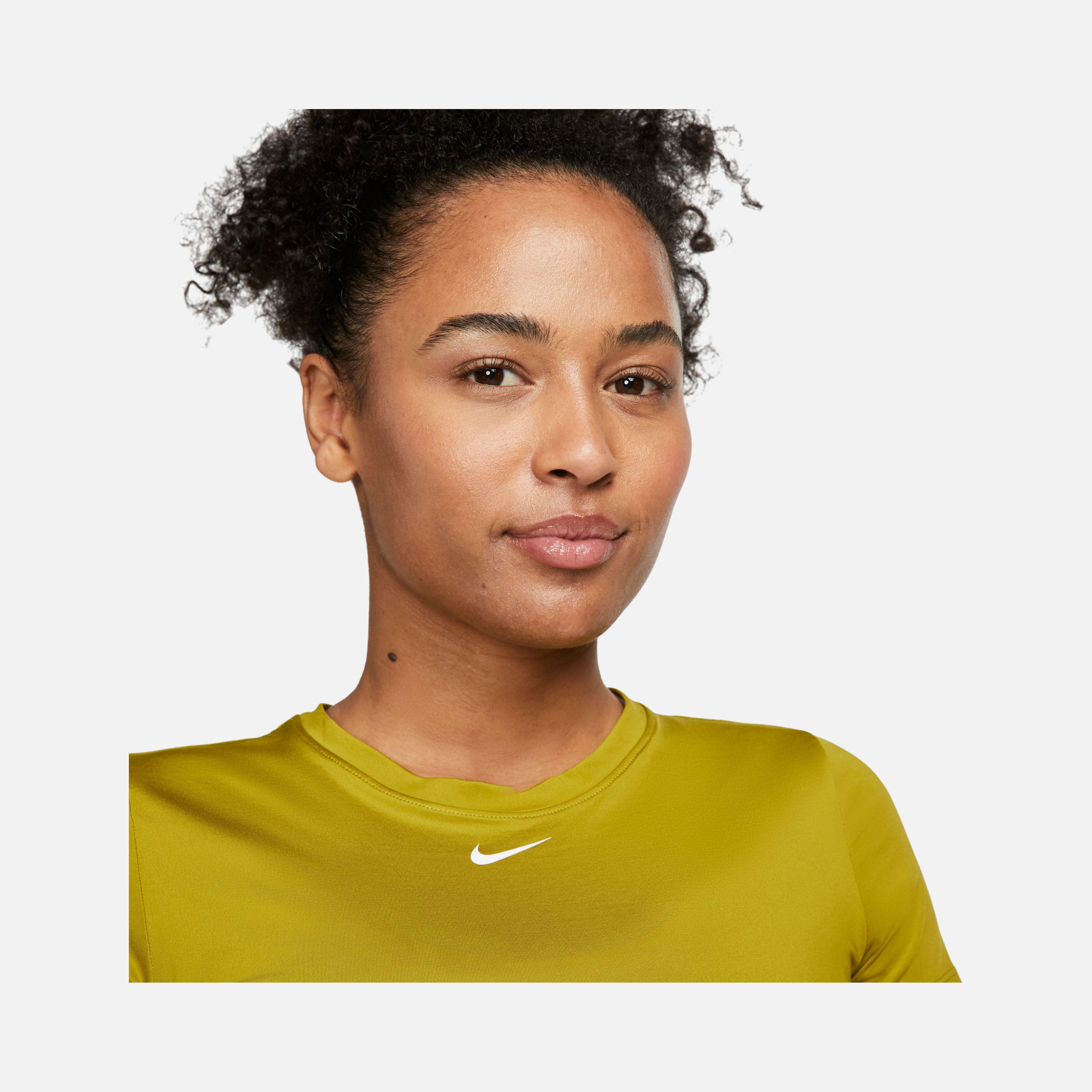 Nike Dri-Fit One Slim-Fit Short-Sleeve Kadın Tişört