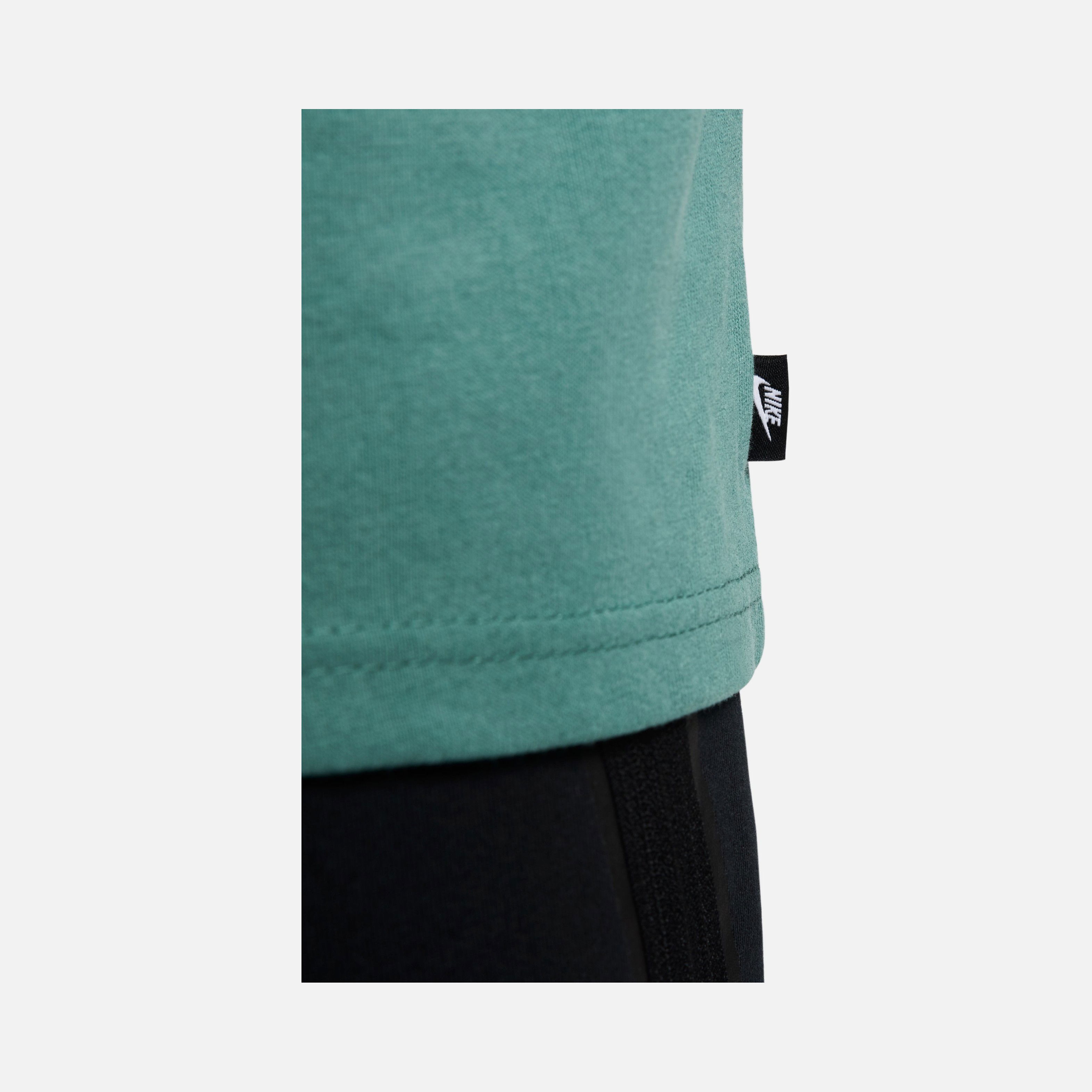 Nike Sportswear Premium Essentials Short-Sleeve Erkek Tişört