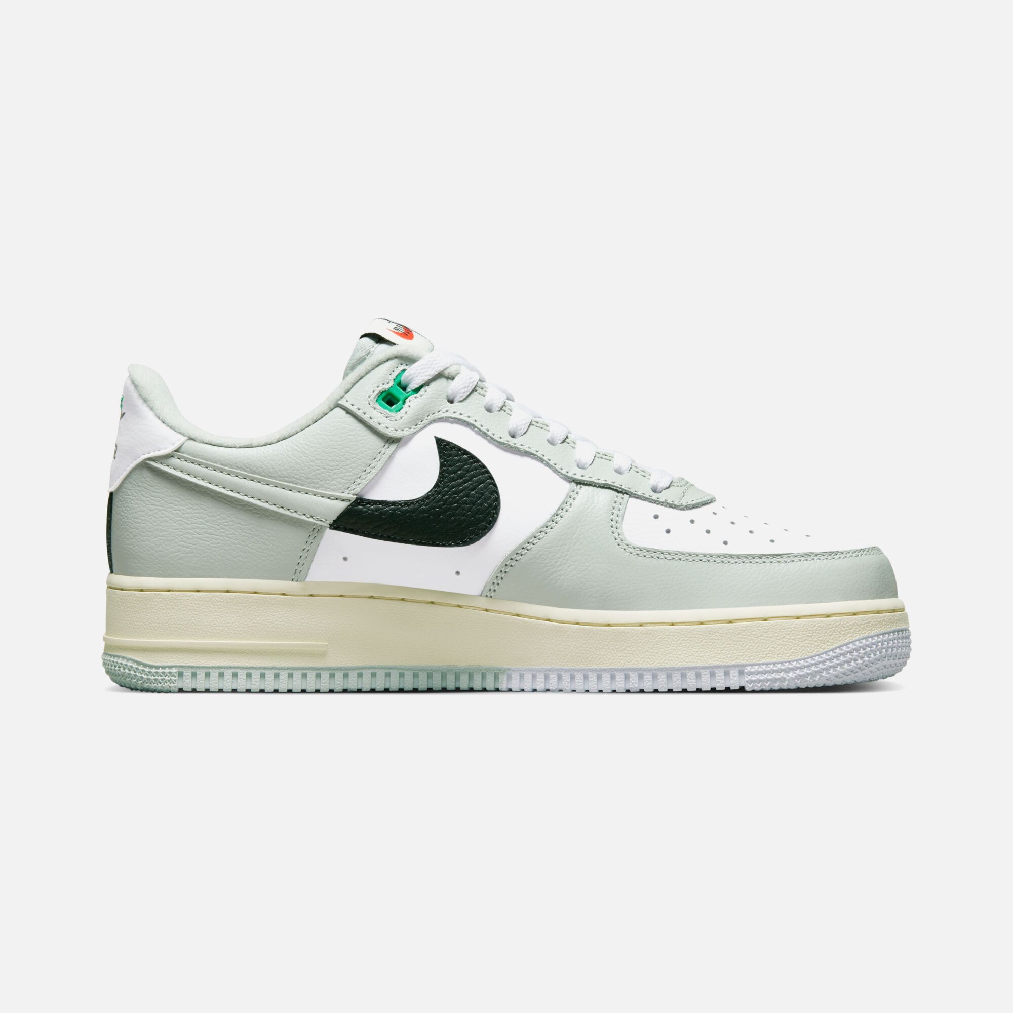 Nike Air Force 1 '07 LV8 ''Split Color Swoosh Logo'' Erkek Spor Ayakkabı
