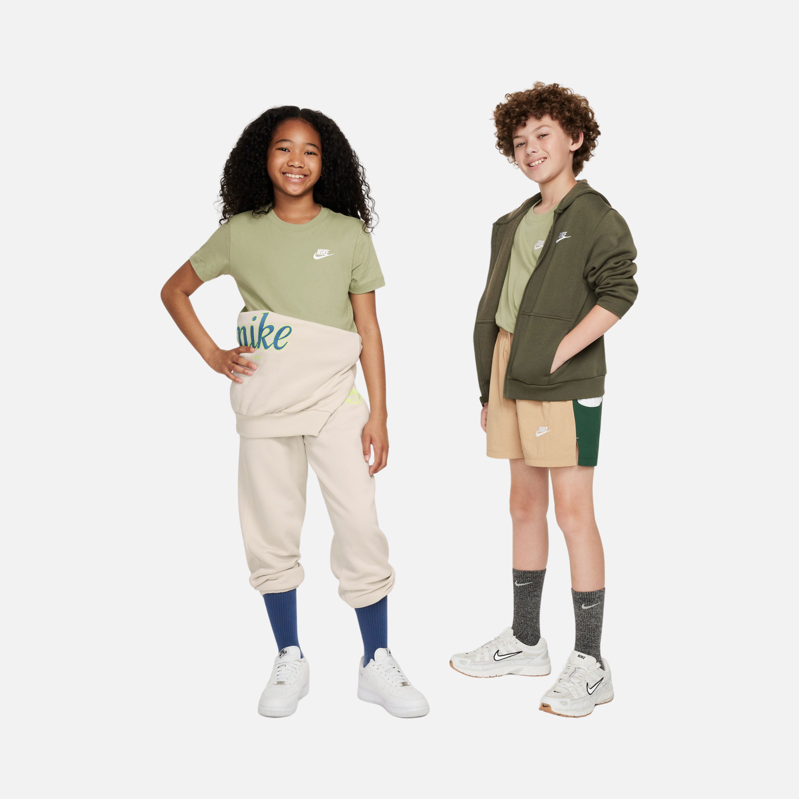 Nike Sportswear Embroidered Futura LBR Short-Sleeve Çocuk Tişört