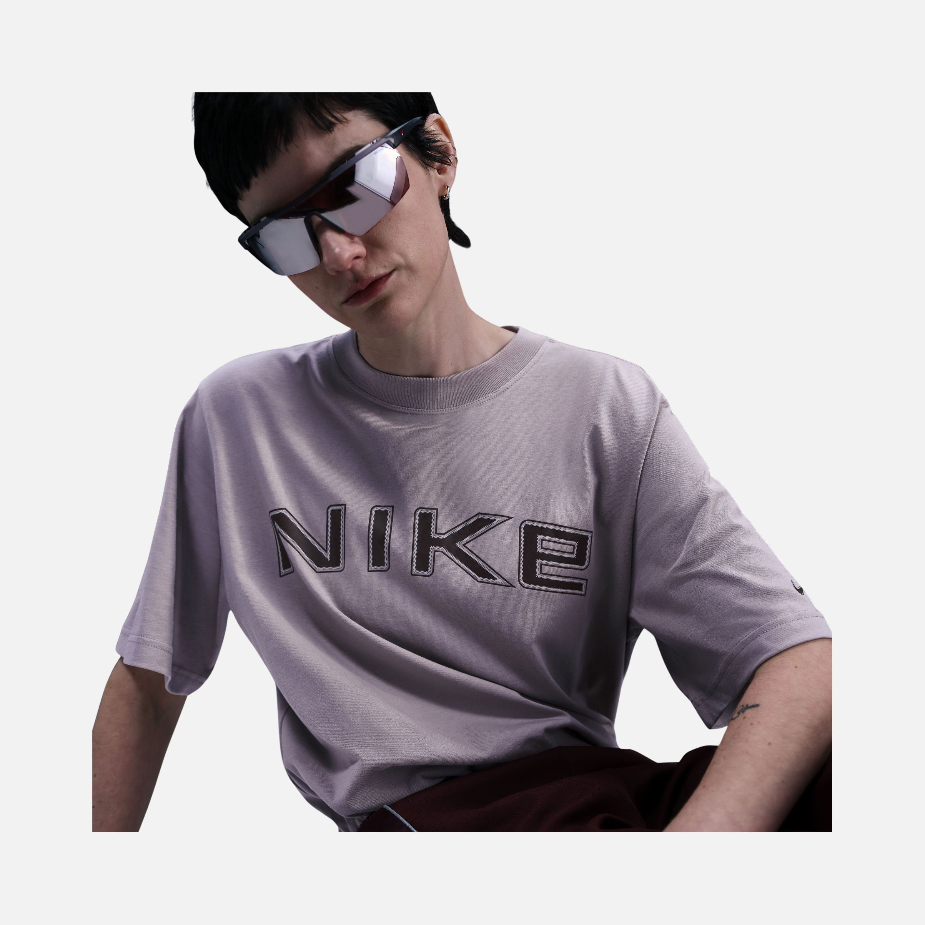 Nike Sportswear Phoenix Graphic Loose Short-Sleeve Kadın Tişört