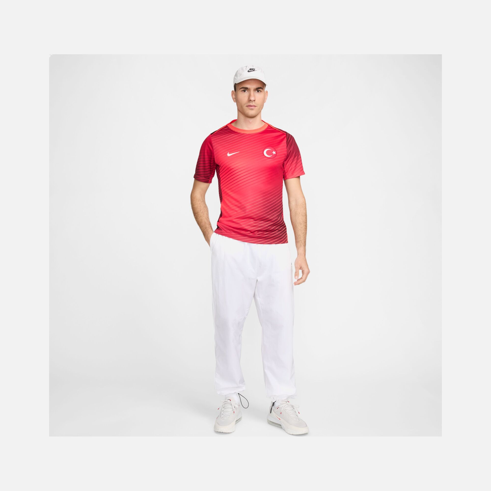 Nike Türkiye Academy Pro İç Saha Dri-Fit Pre-Match Short-Sleeve Erkek Tişört