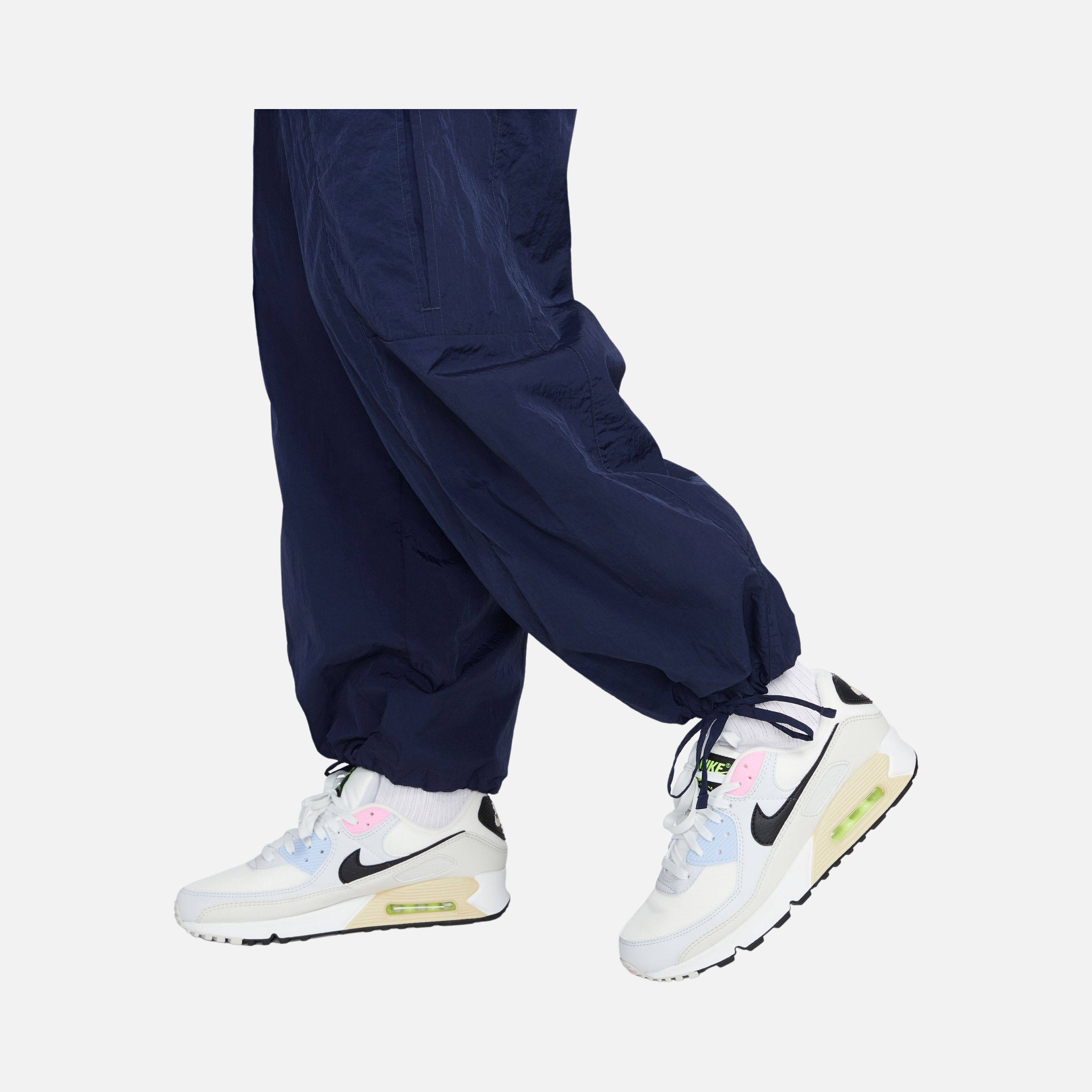 Nike Sportswear Oversized High-Waisted Woven Cargo Kadın Pantolon