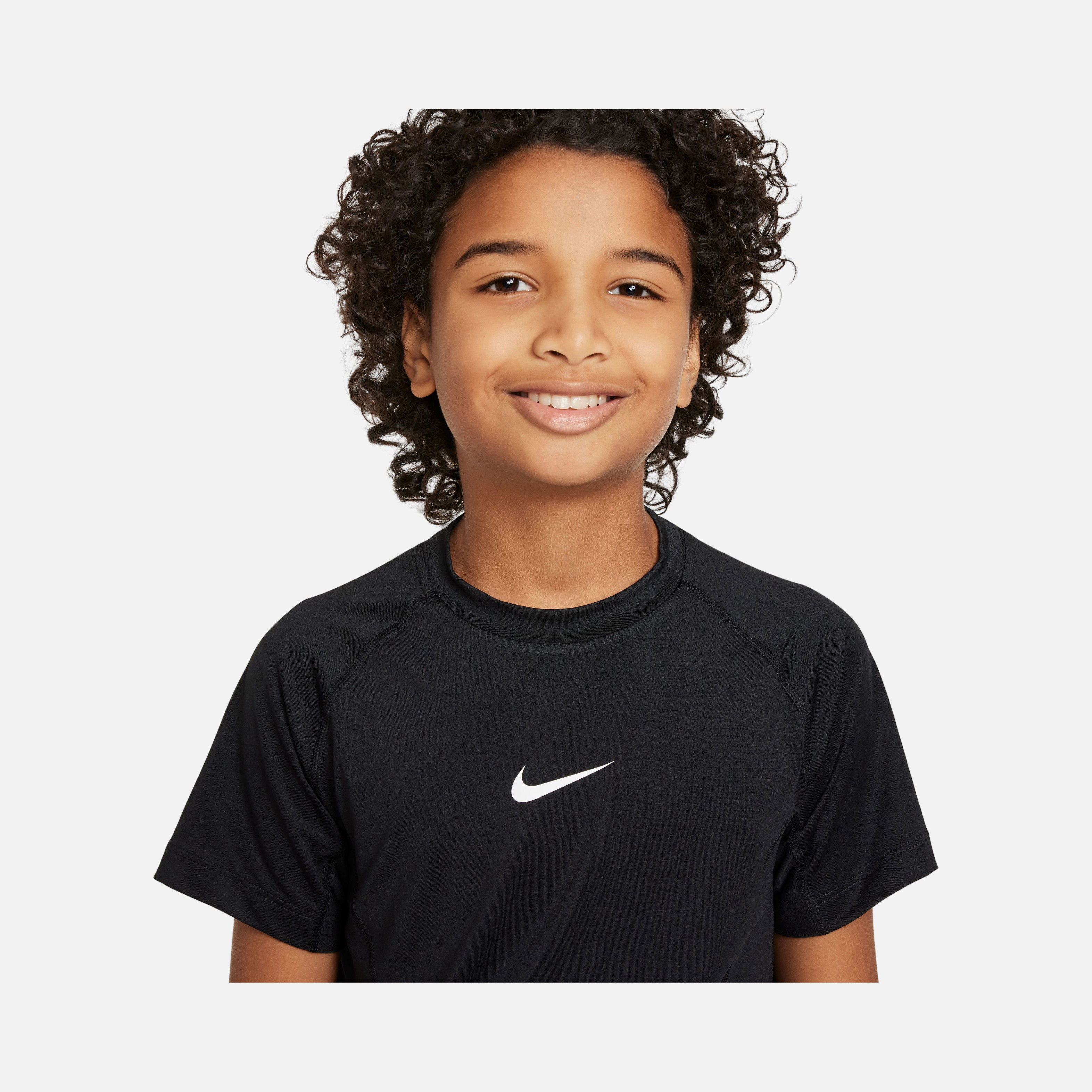 Nike Pro Dri-Fit ''Soft Knit Fabric & Flat Stitch Detail'' Training Short-Sleeve (Boys') Çocuk Tişört