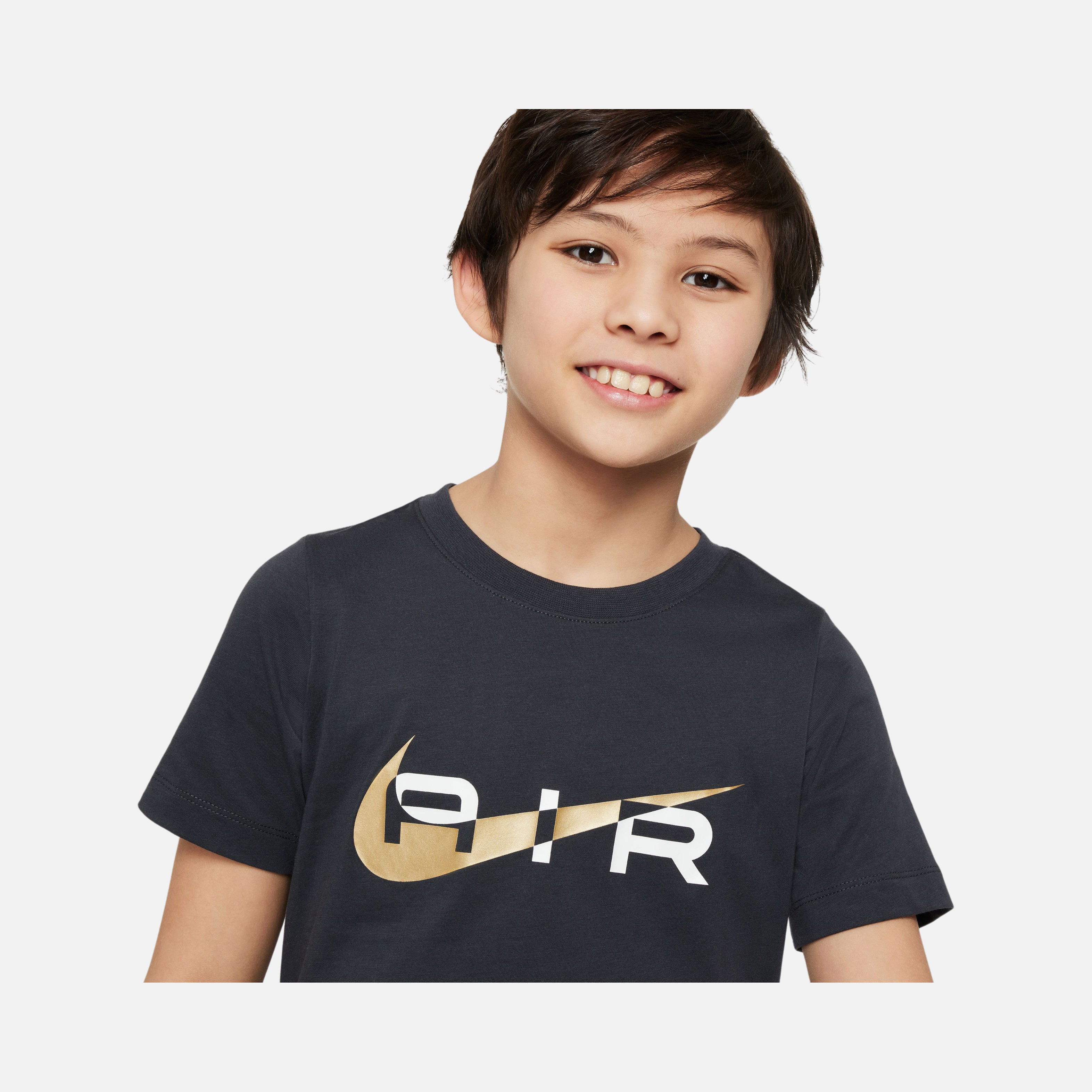 Nike Sportswear Swoosh Air Graphic Short-Sleeve (Boys') Çocuk Tişört