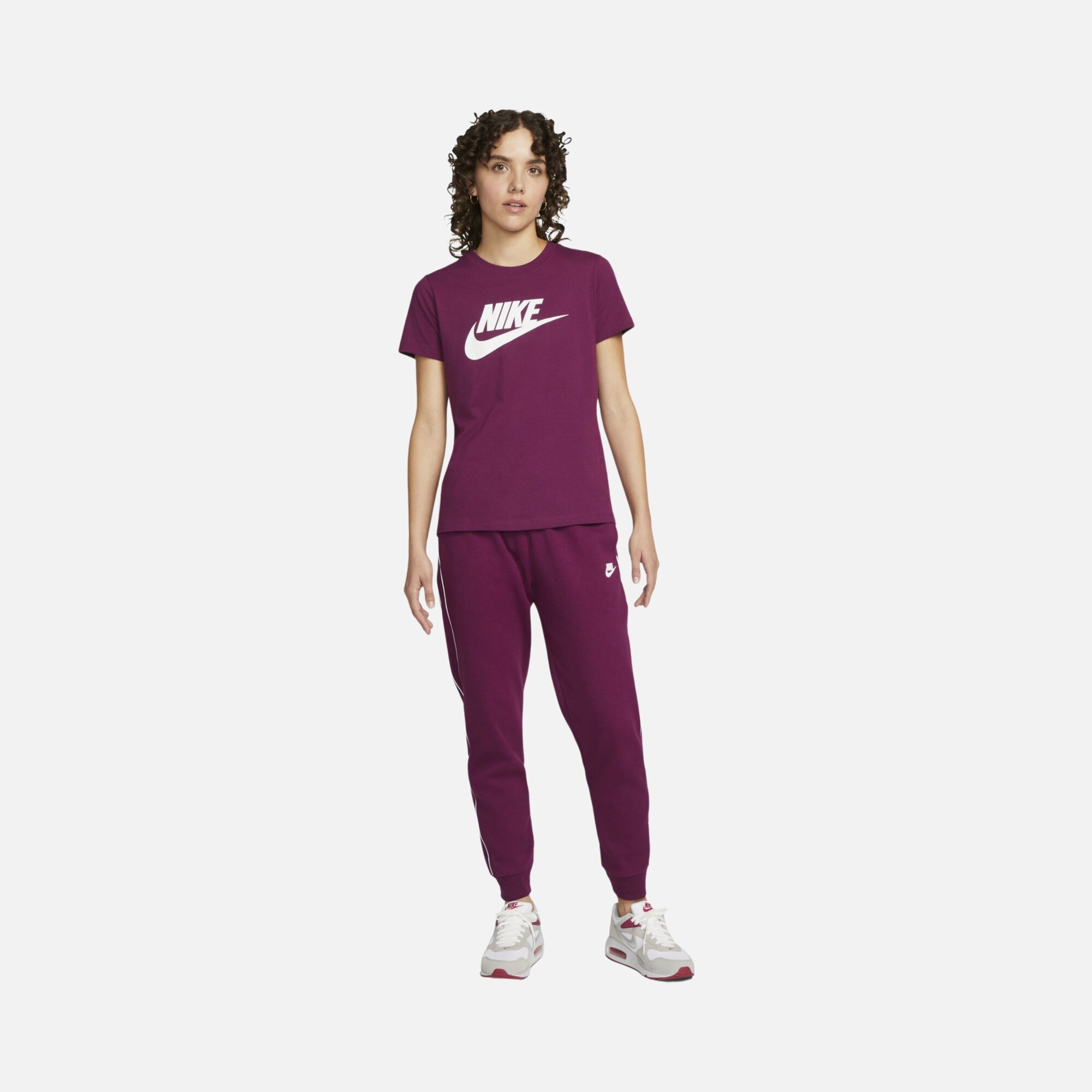 Nike Sportswear Icon Futura Essential Short-Sleeve Kadın Tişört